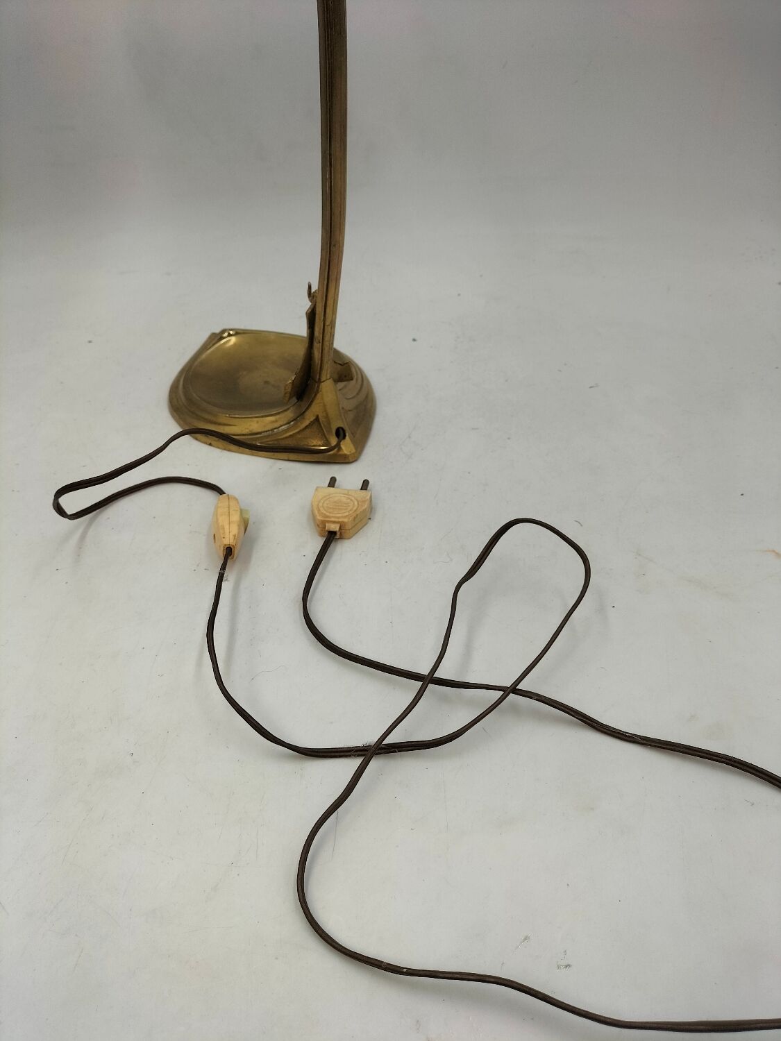 Art Nouveau bedside lamp