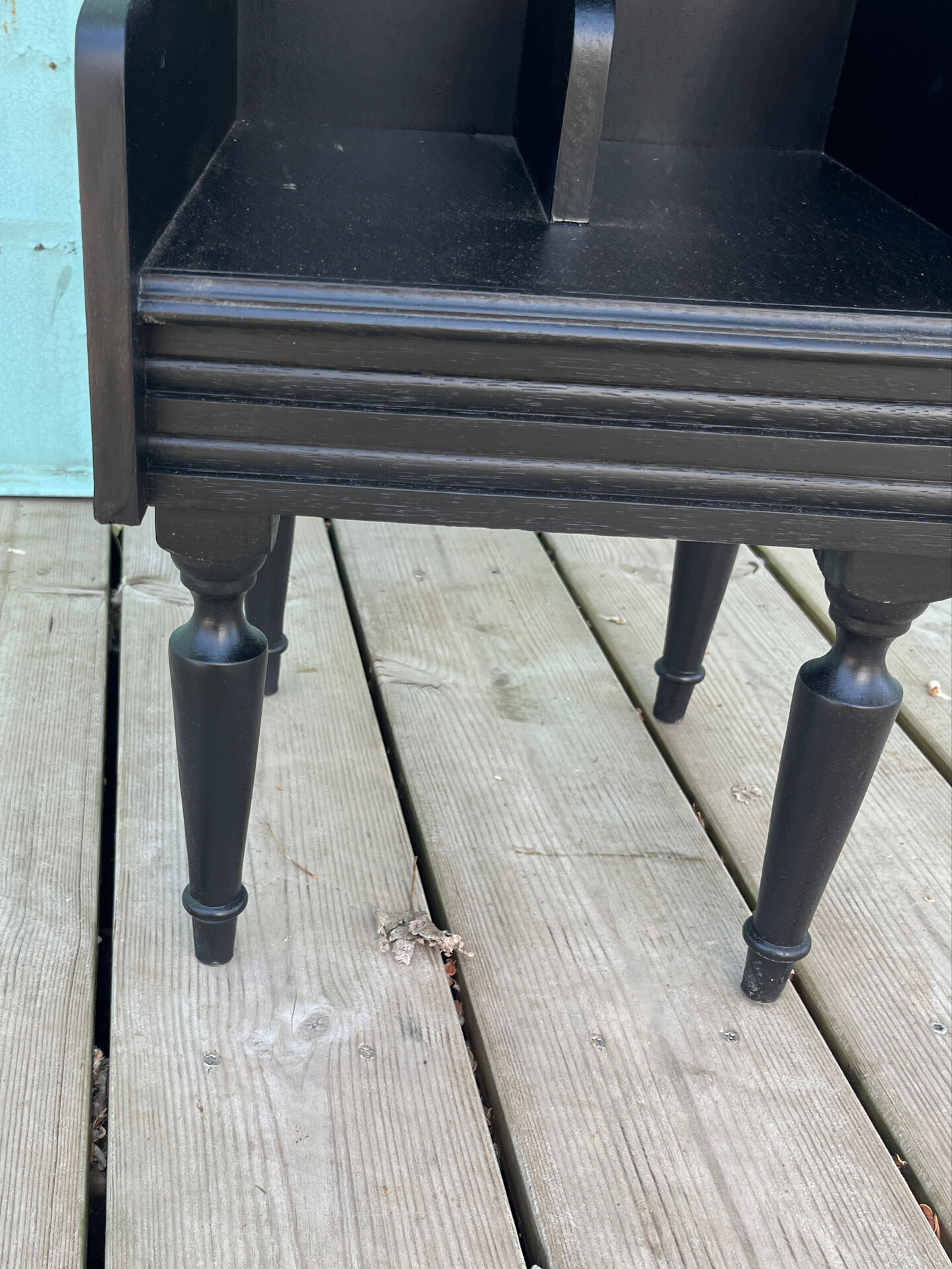 Petit meuble de rangement de revue