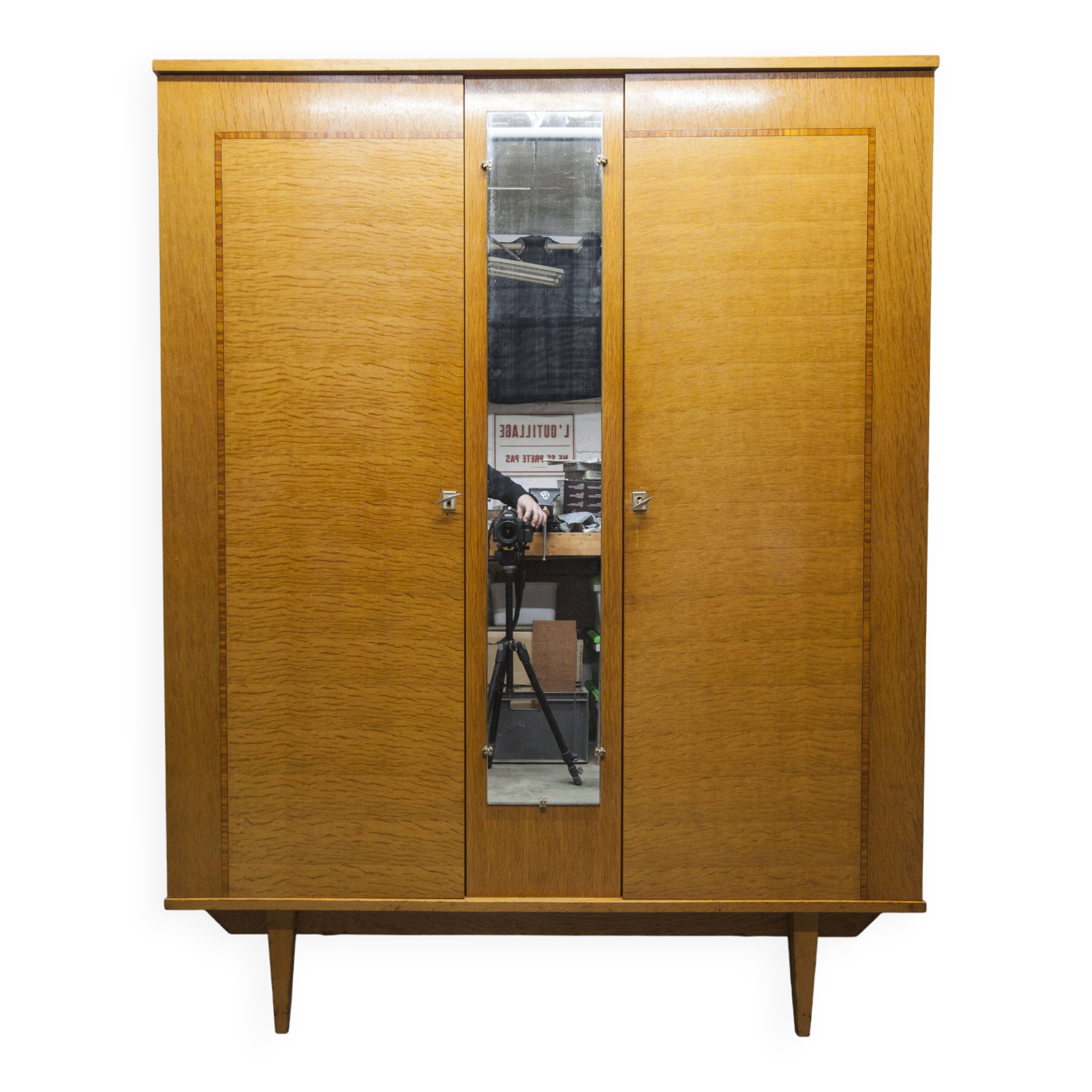 1970 Scandinavian wardrobe with shelves and mirror, 21x126, 2 doors.