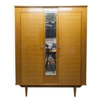 1970 Scandinavian wardrobe with shelves and mirror, 21x126, 2 doors.