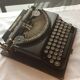 Machine à écrire ancienne Remington Junior portable