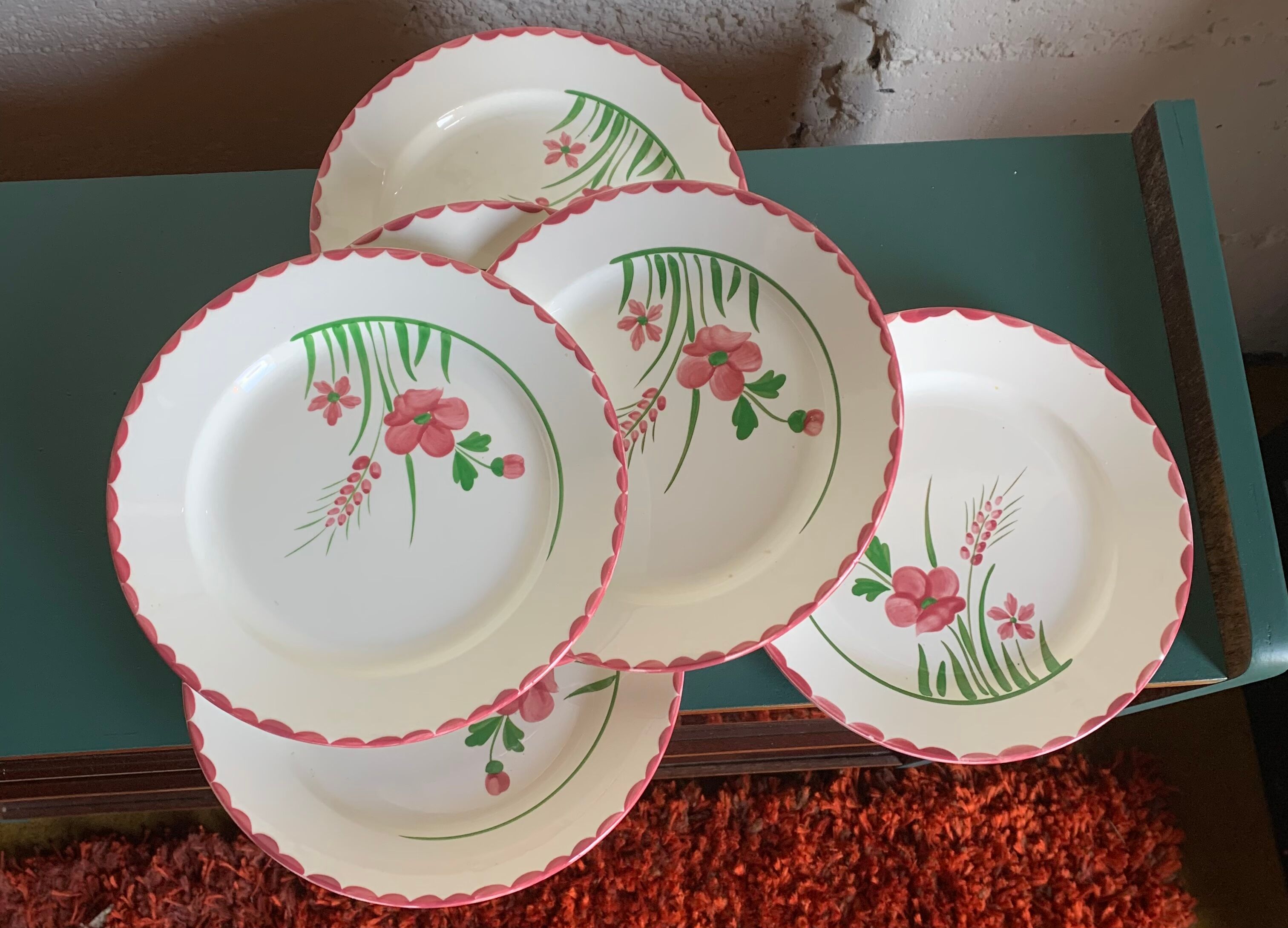 6 flat ceramic plates