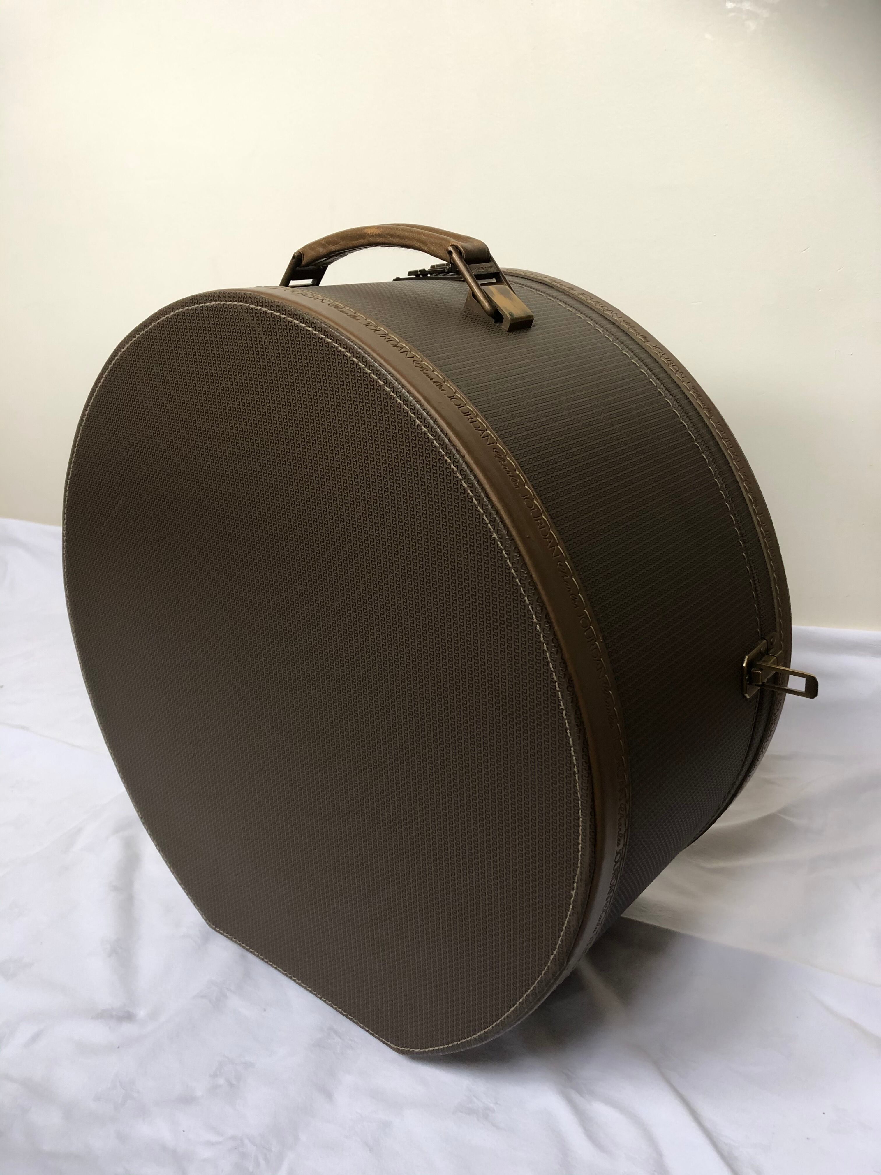 Charles jourdan hat box