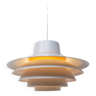 Verona hanging lamp white by Sven Middelboe