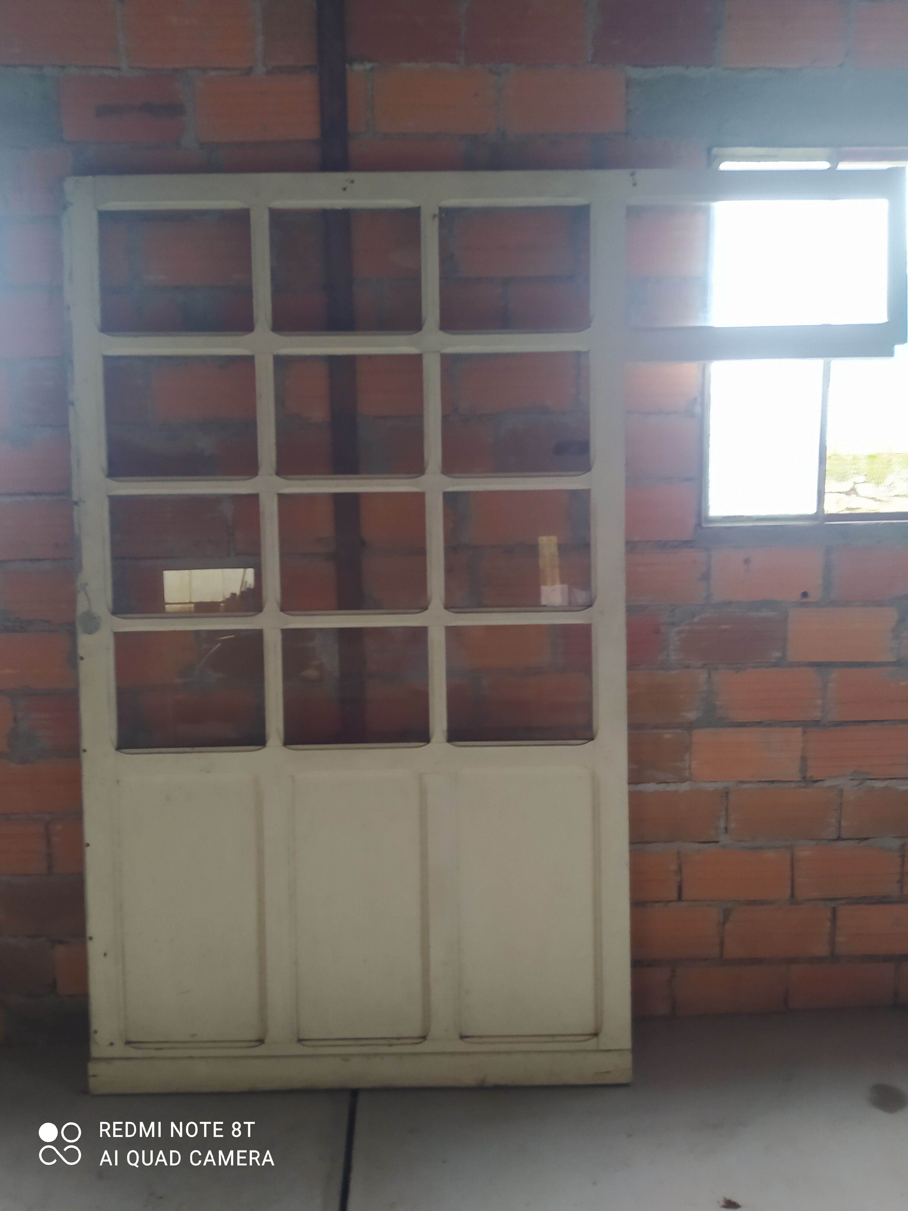Old workshop partition wall / vintage wood canopy
