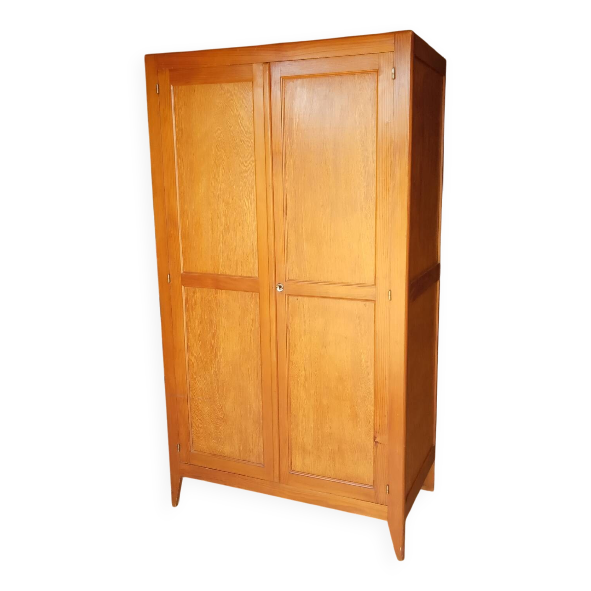 1950s Parisian wardrobe