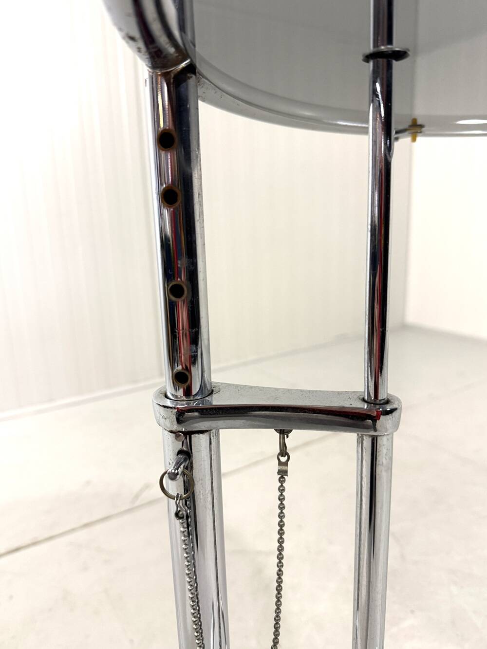 Eileen Gray adjustable side table E1027 Vereinigte Werkstätten