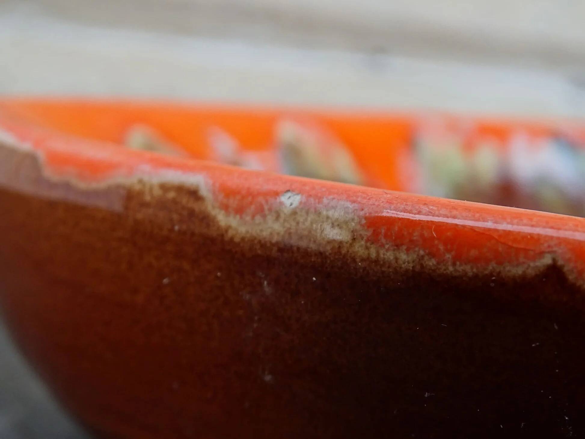 Paire de plats vintage français en faïence de Vallauris à glaçure orange