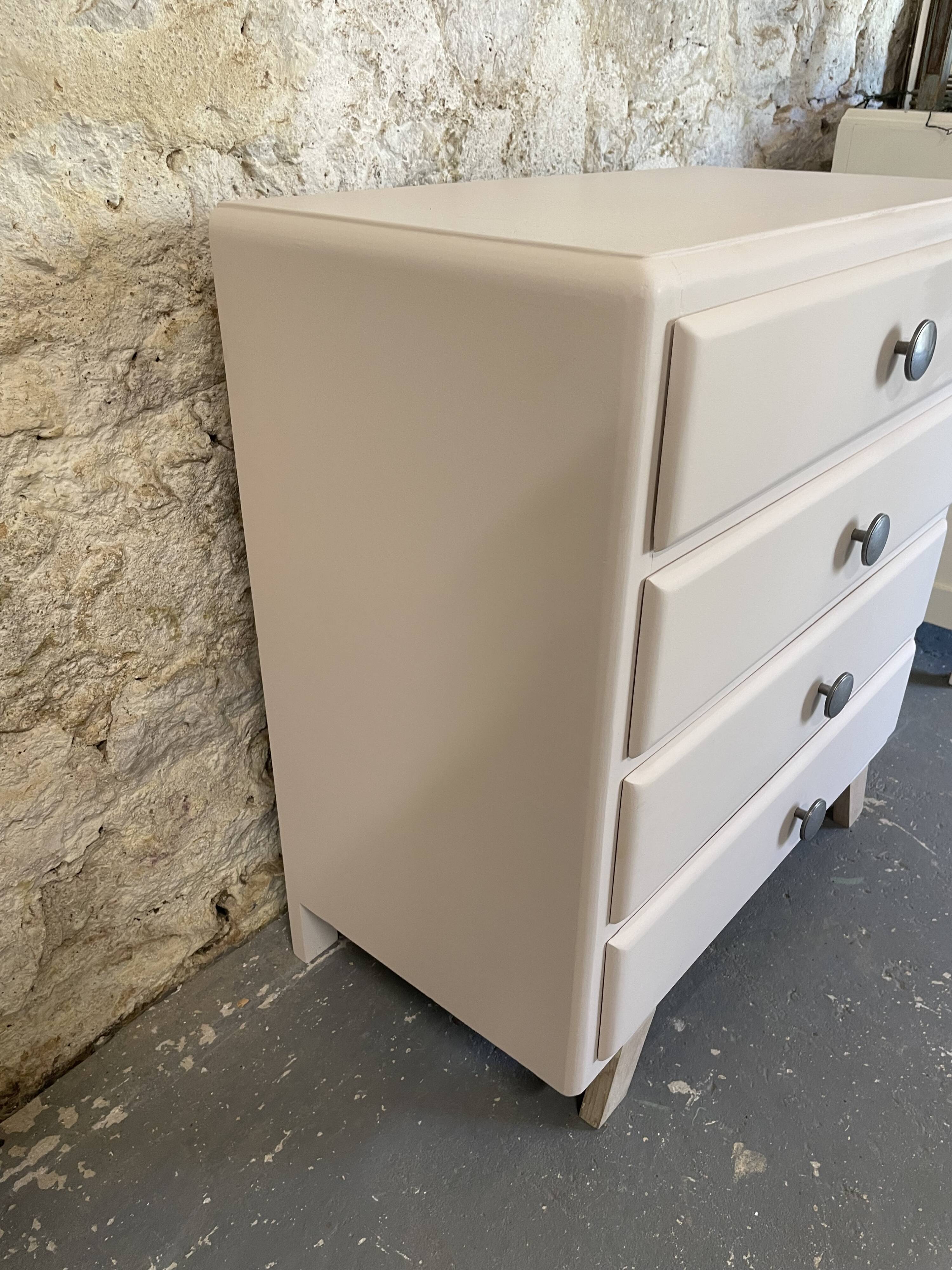 Vintage chest of drawers