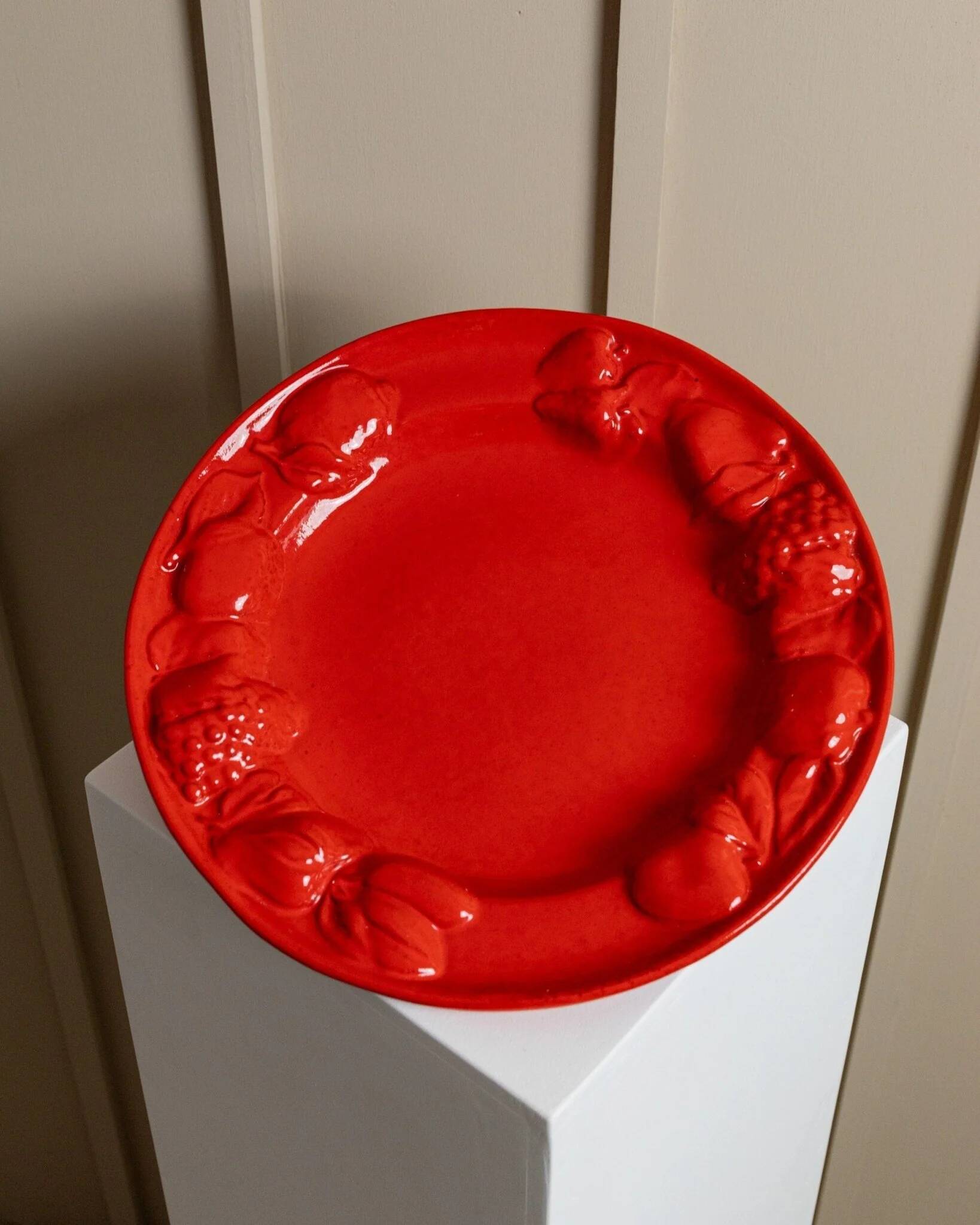 Vintage ceramic fruit dish - red enamel - relief of fruits - Mid-Century design - Italy 1980s