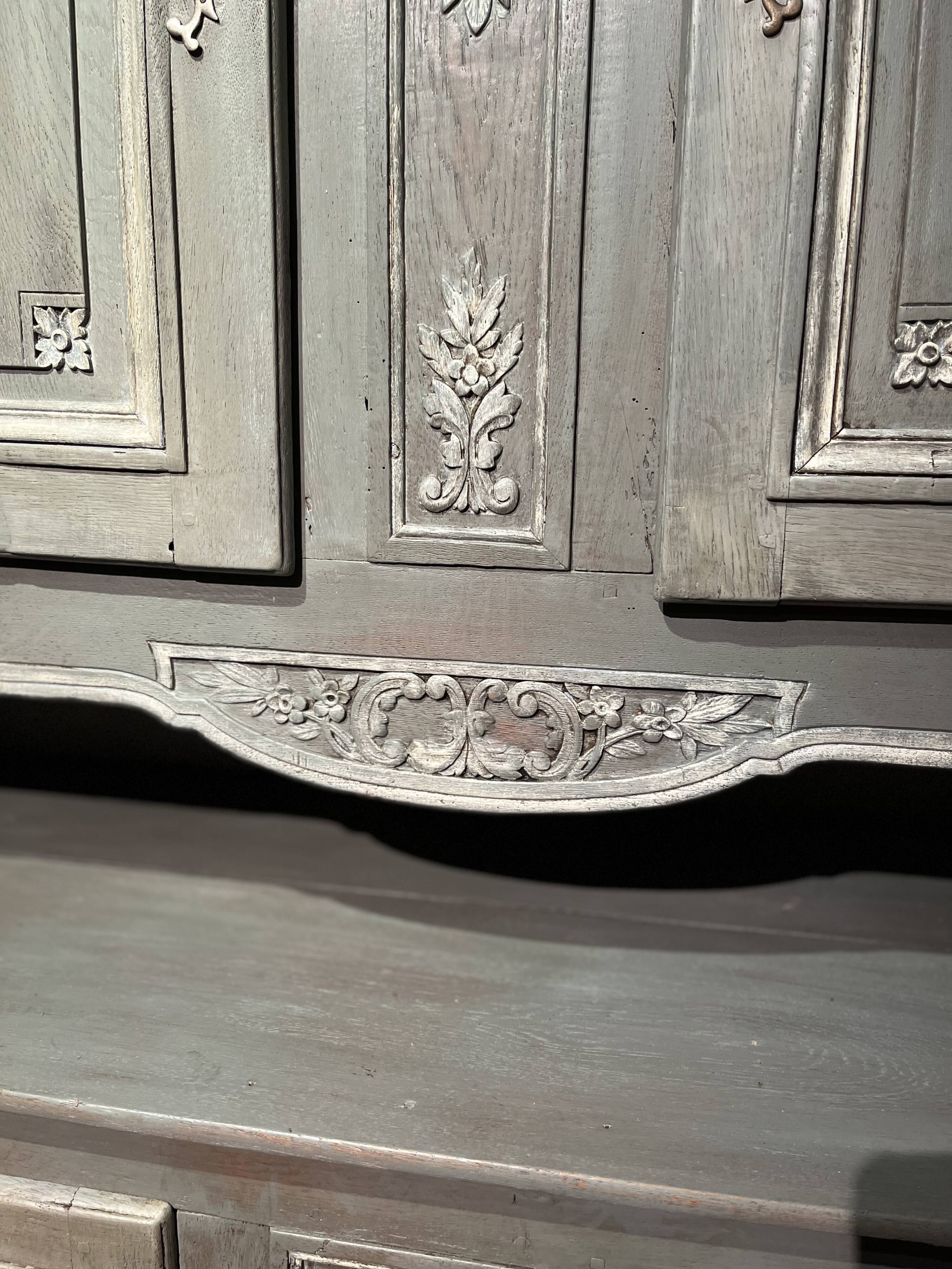 Buffet Louis XV patinated