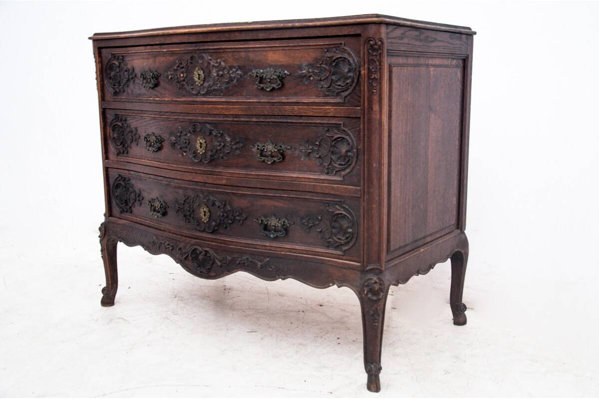 Carved chest of drawers, France, around 1880