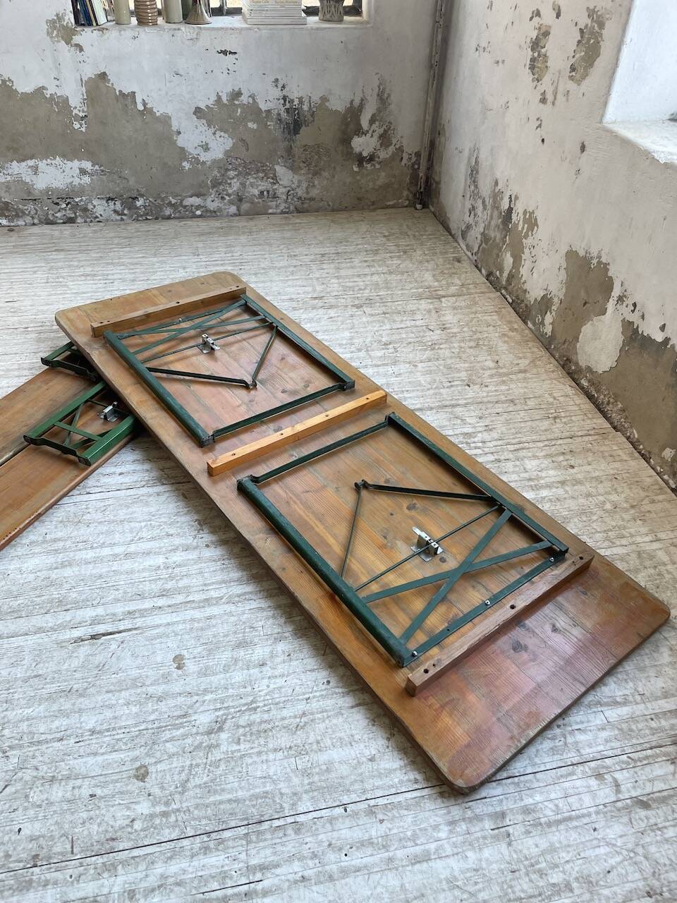 Guinguette table and its 2 benches