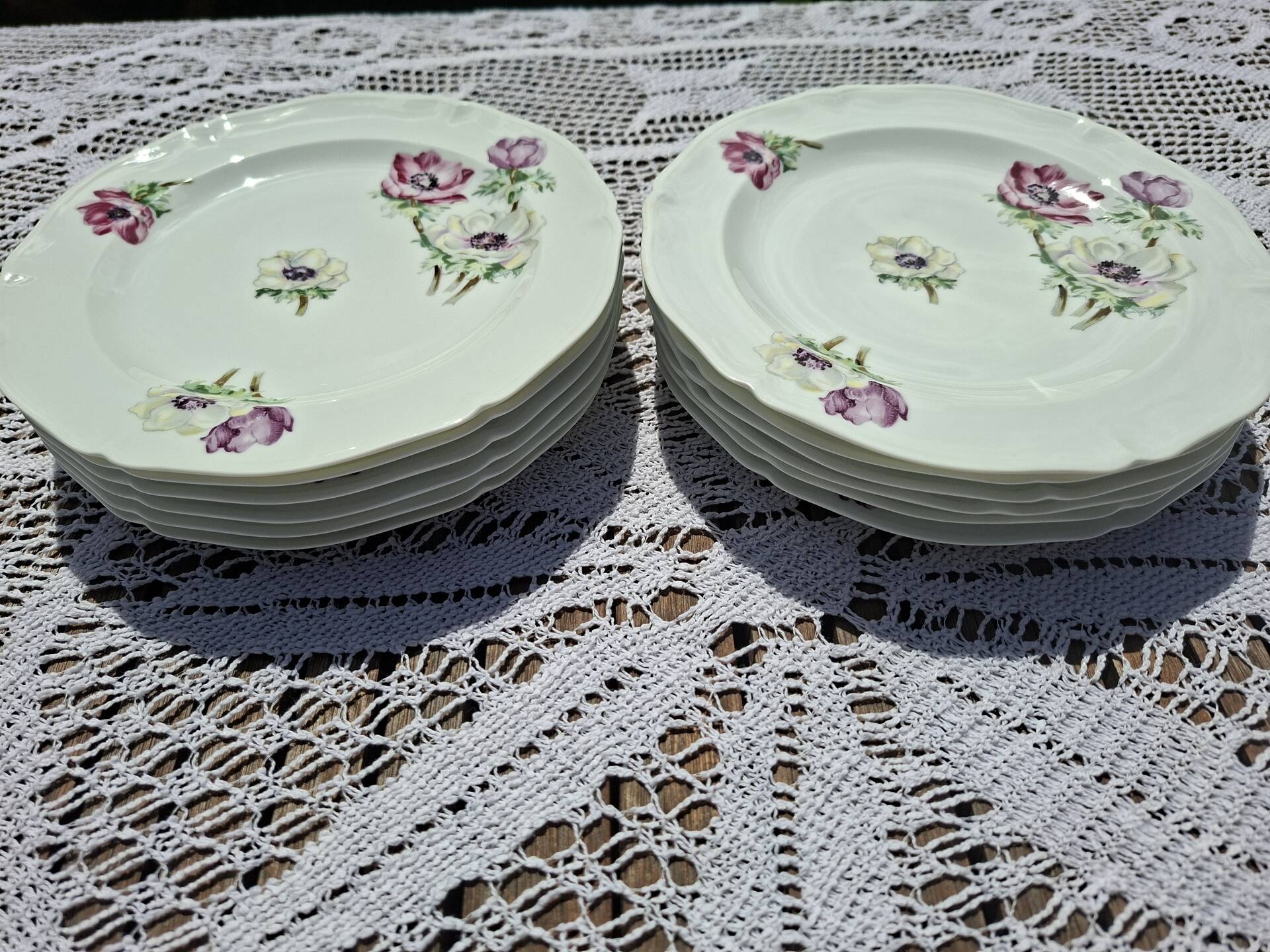Service of 75 pieces Limoges Unic Paris Former Royal Factory