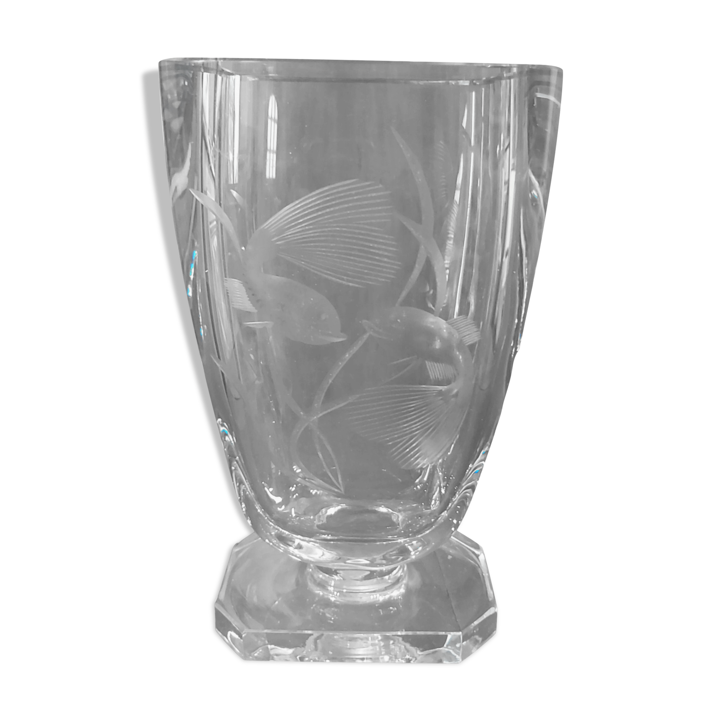 Crystal vase carved fish decoration