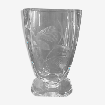 Crystal vase carved fish decoration