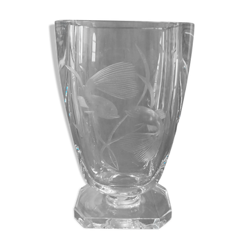 Crystal vase carved fish decoration