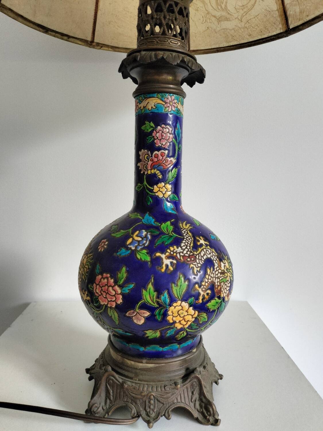 Chinese porcelain lamp