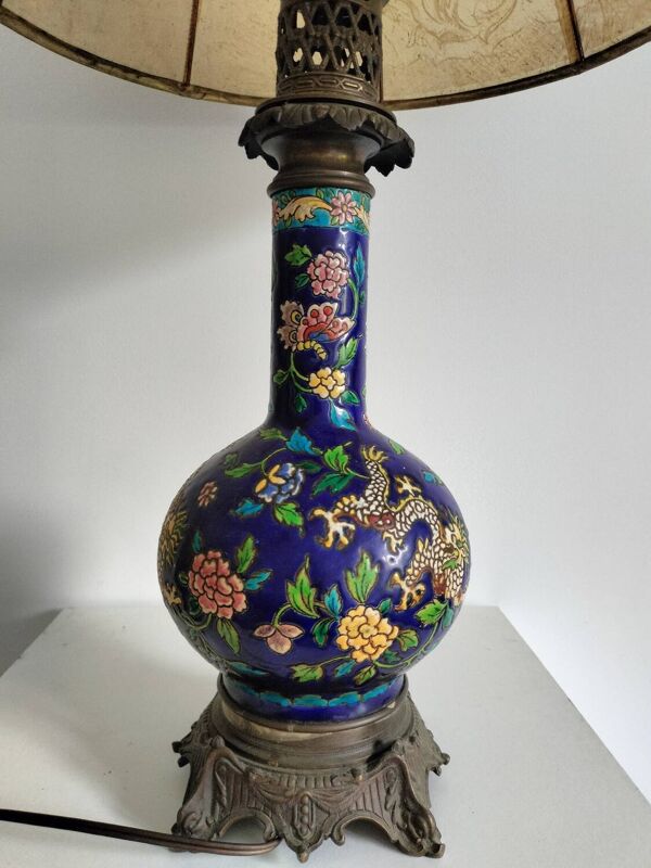Lampe en porcelaine de Chine