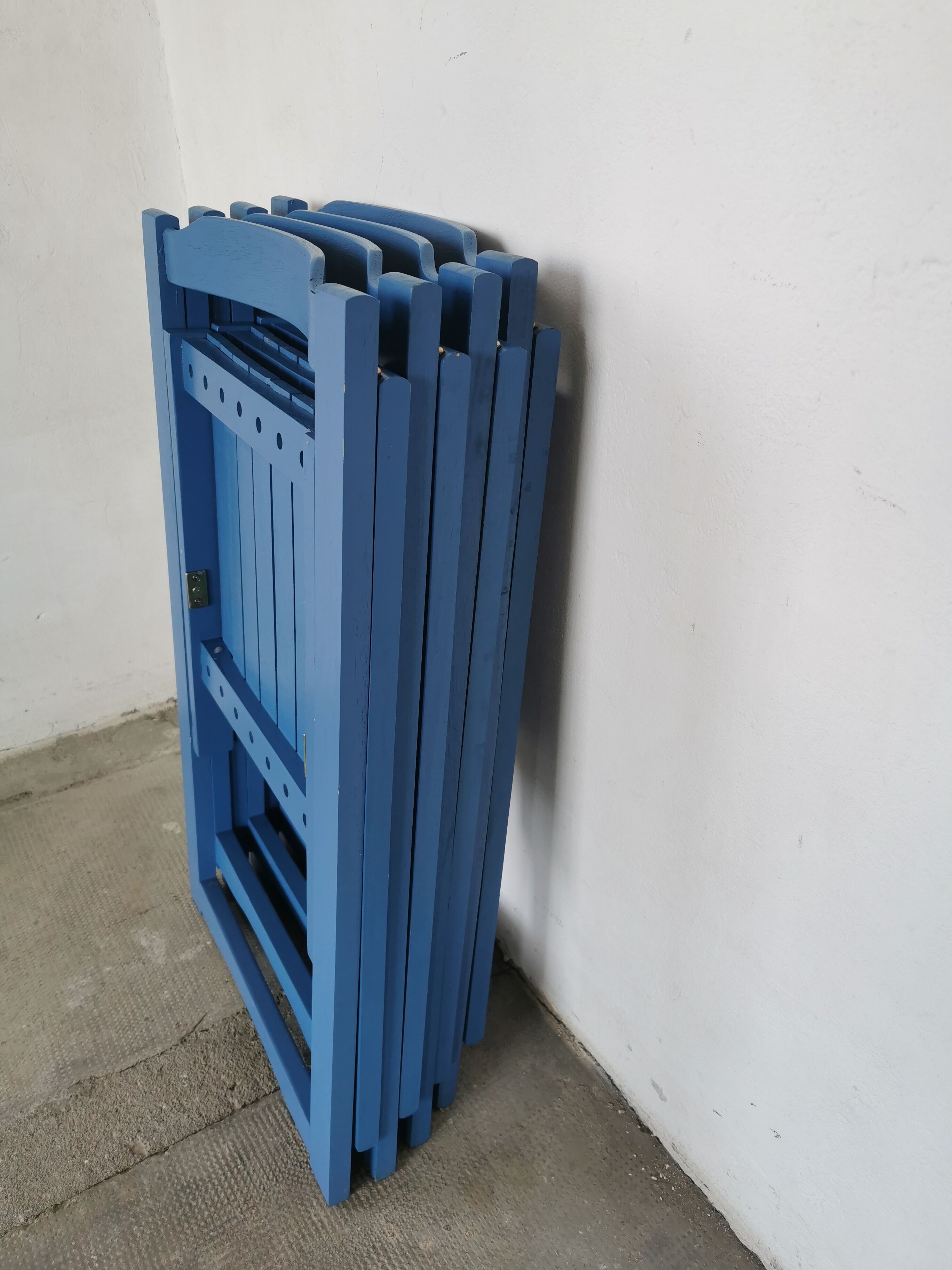 Set of 4 vintage folding chairs