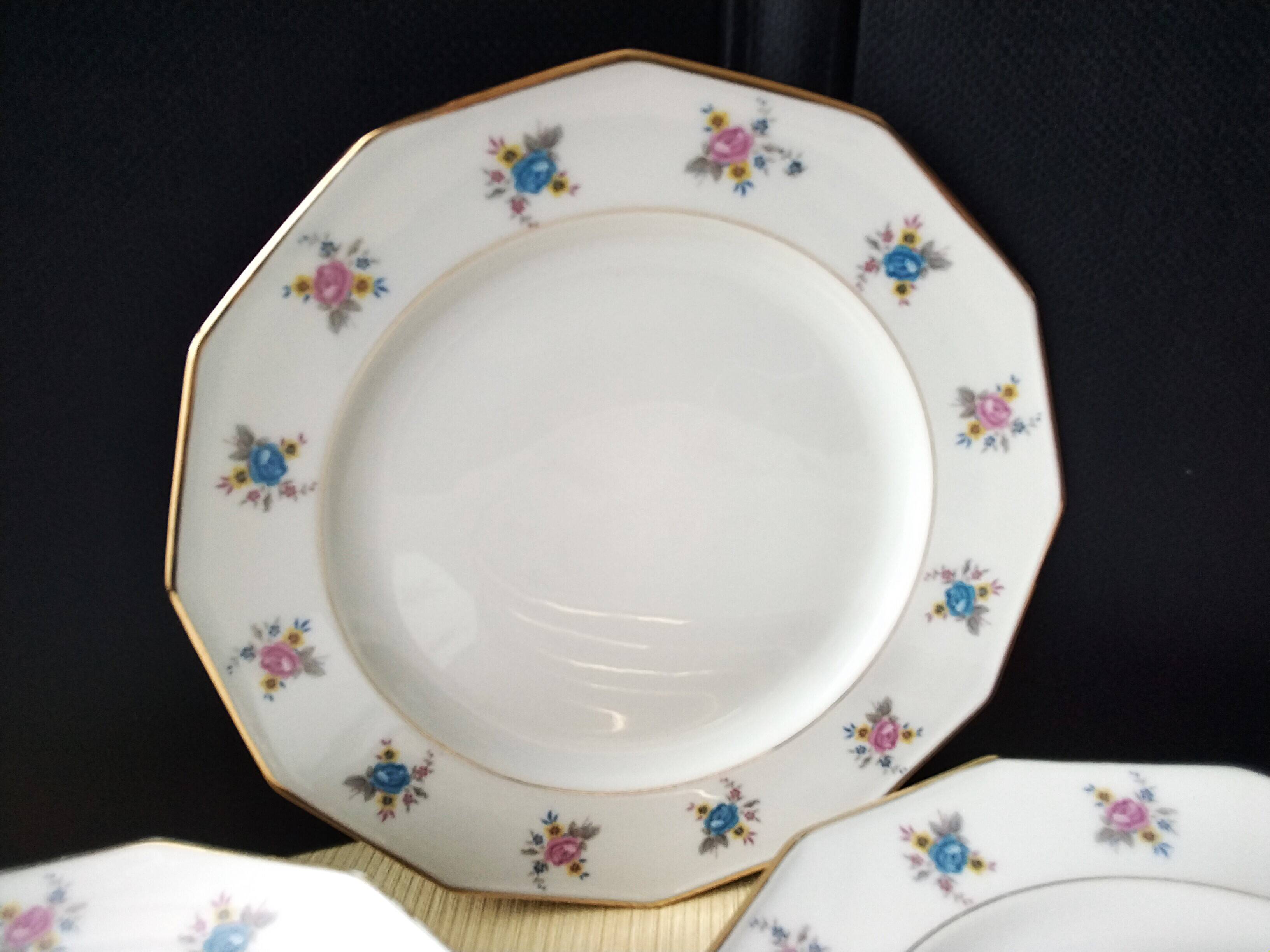 6 flat plates in Limoges porcelain