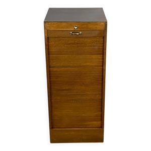 Cabinet à volets roulants,
