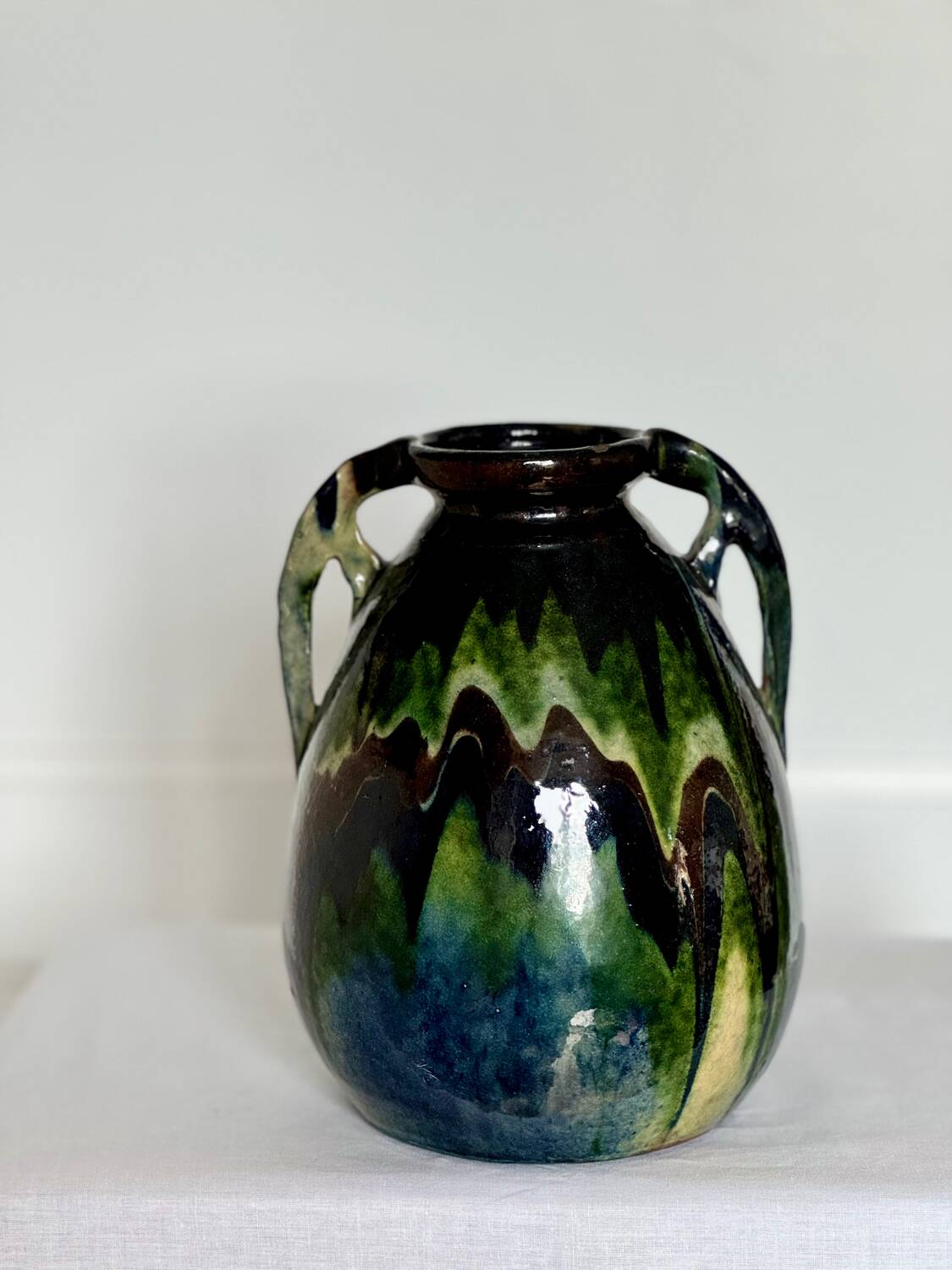 Handmade vase in mixed earth