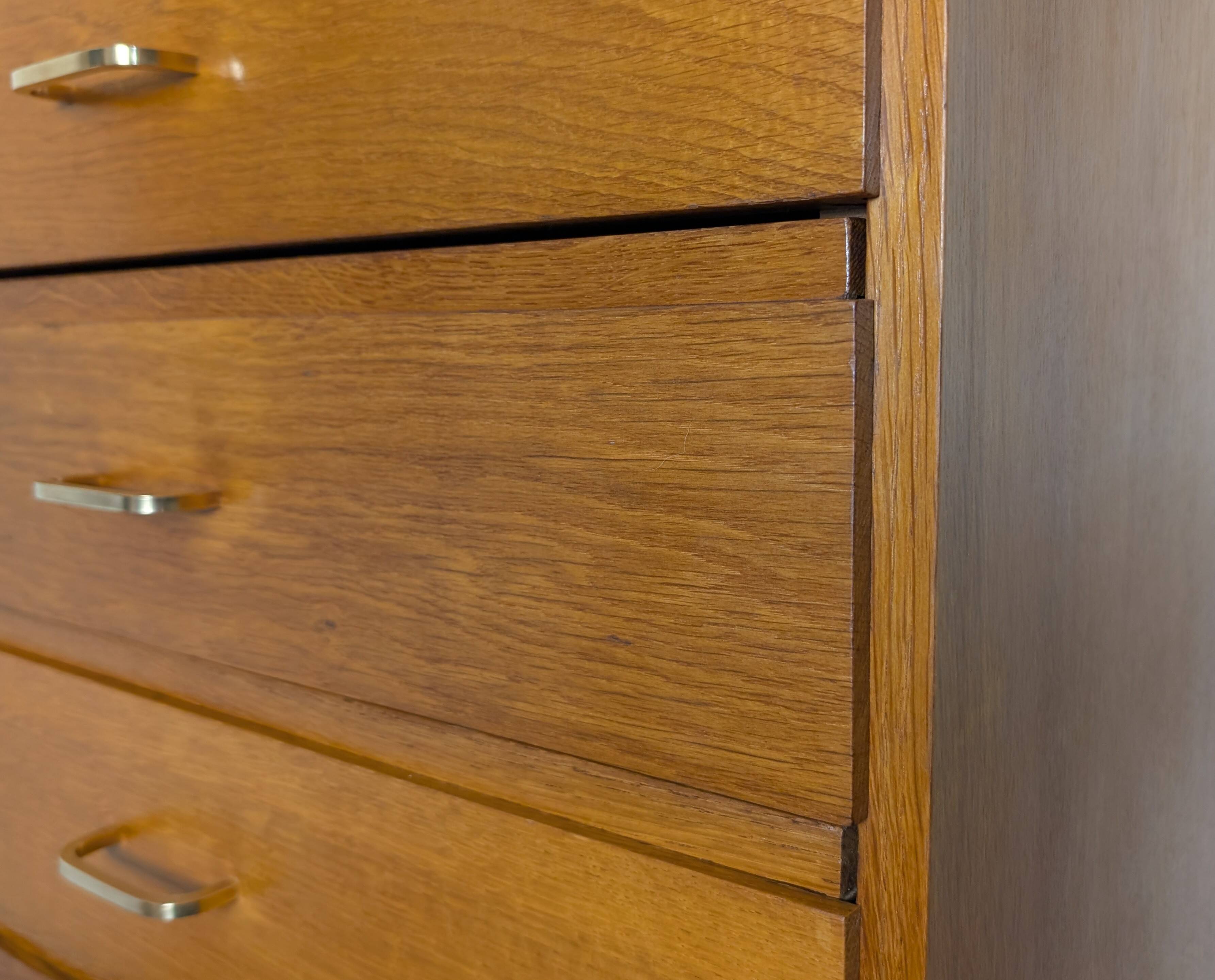 Vintage chest of drawers