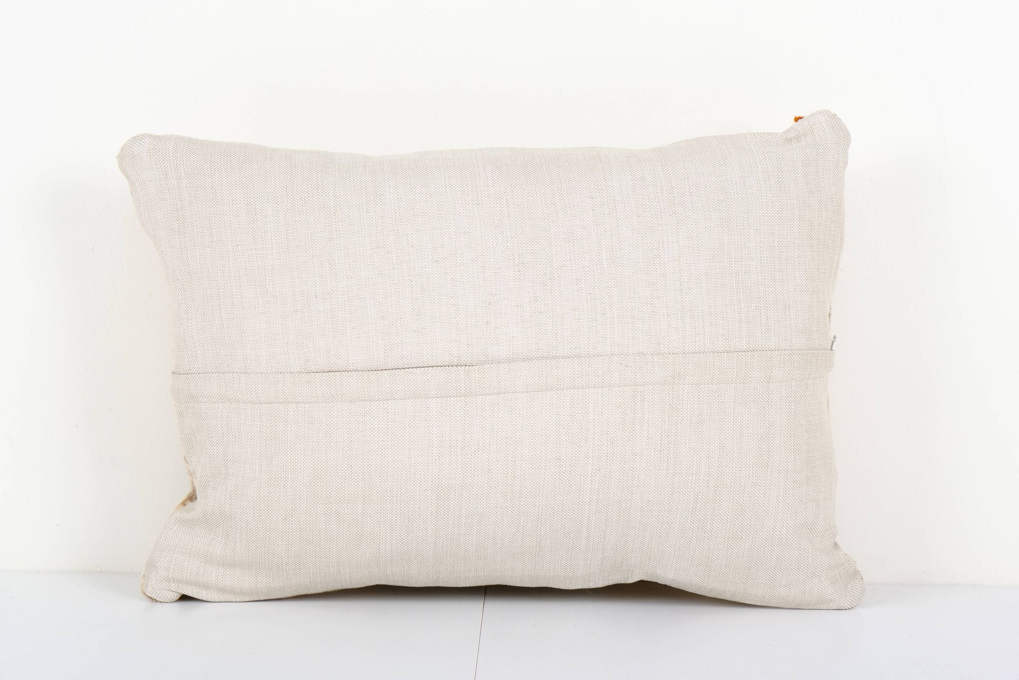 Coussin en couverture de cuivre de tapis oushak turc