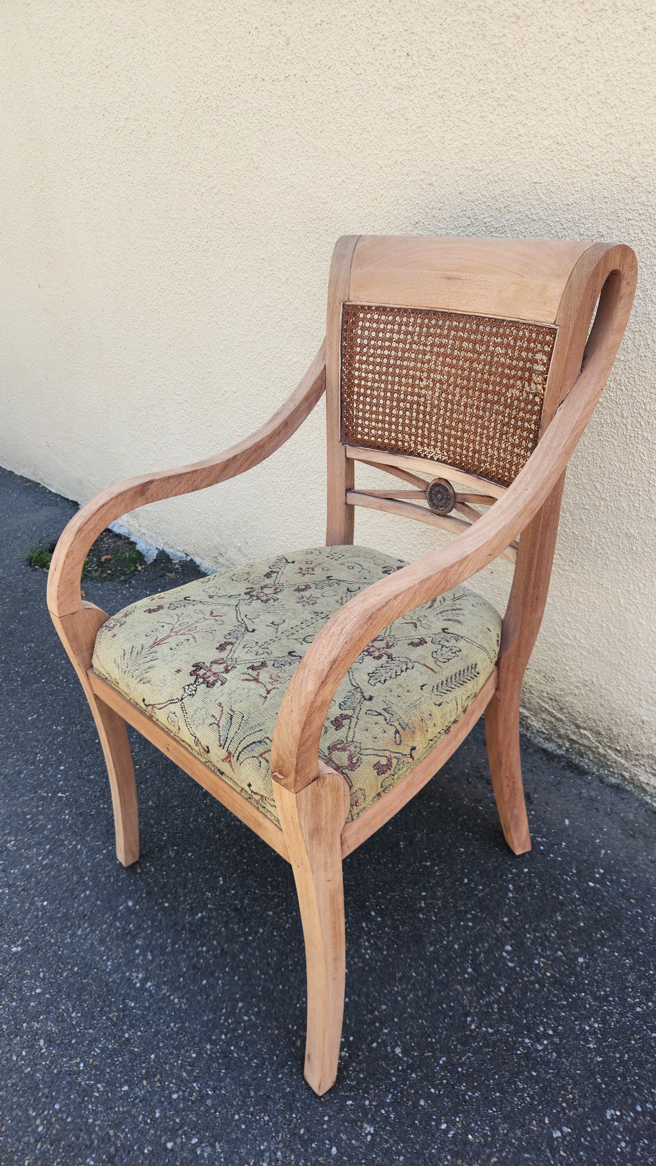 Fauteuil cabriolet palecek – bois brut & cannage