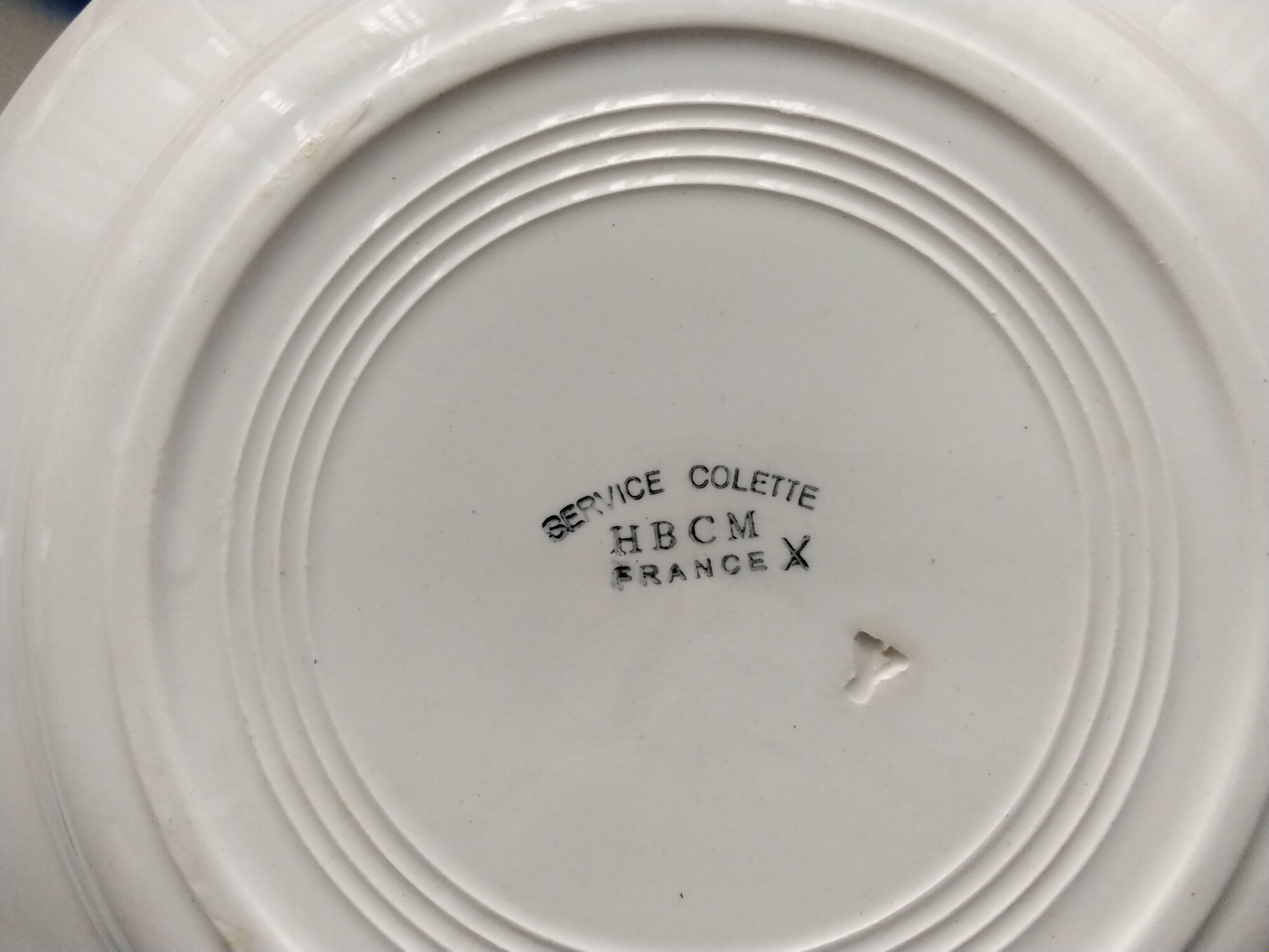 Set of 6 mismatched flat plates HBCM and Badonviller