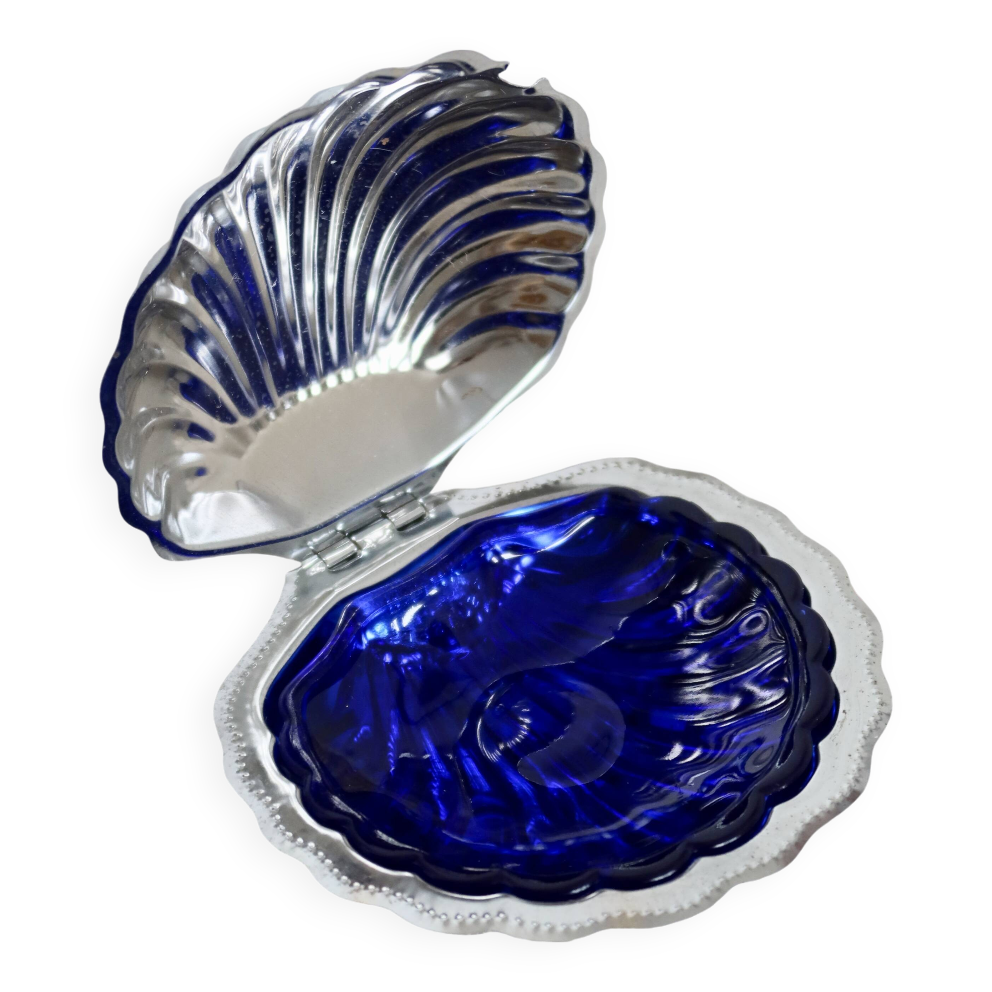 Vintage shell butter dish from the 1970s