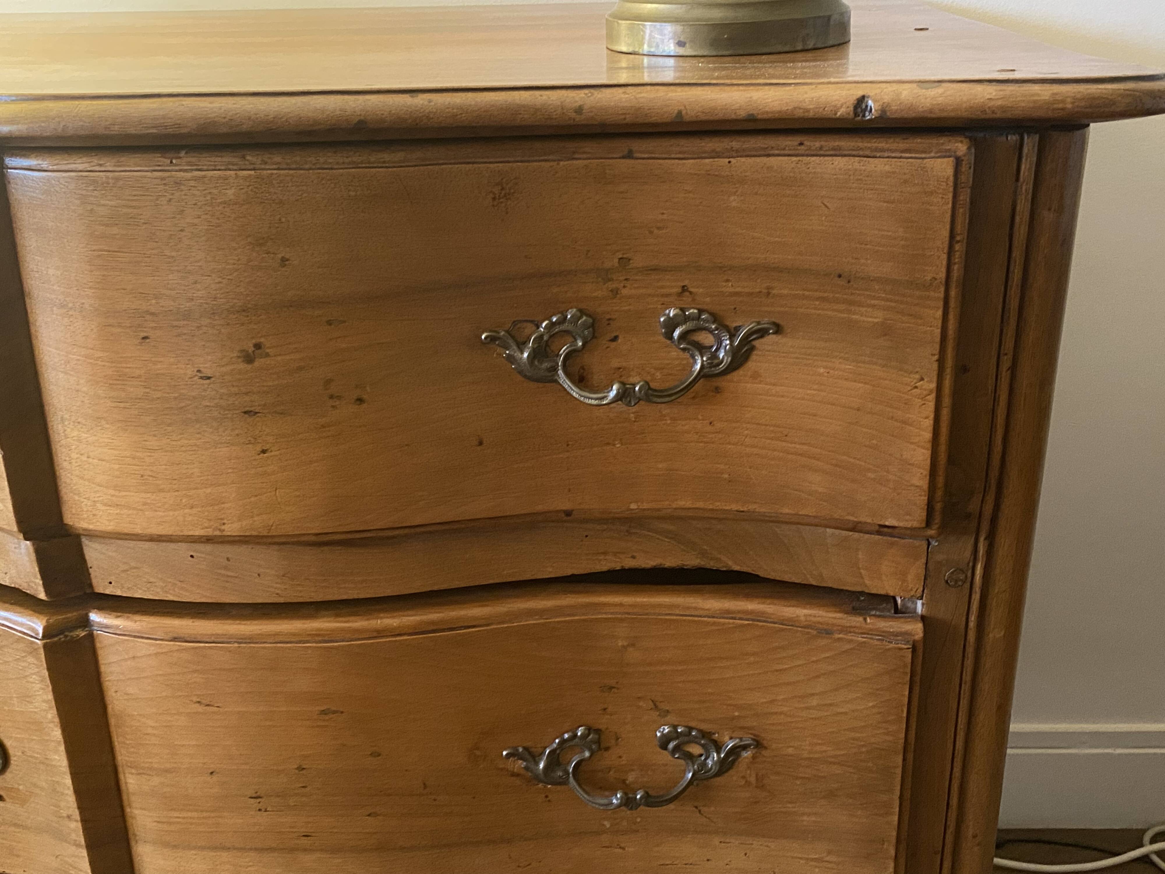 Eighteenth-century crossbow commode