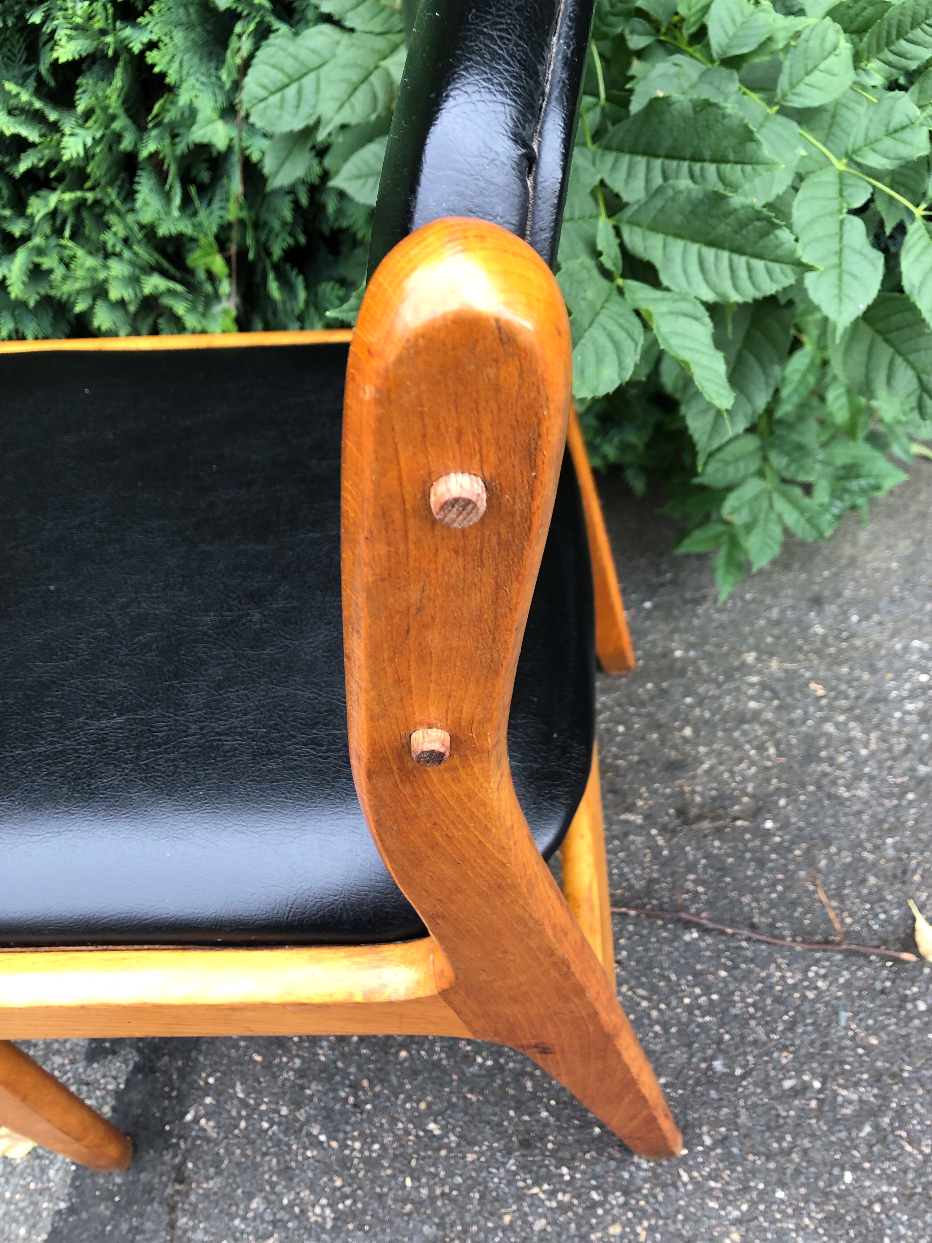 Scandinavian skay chairs and vintage blond wood 60s