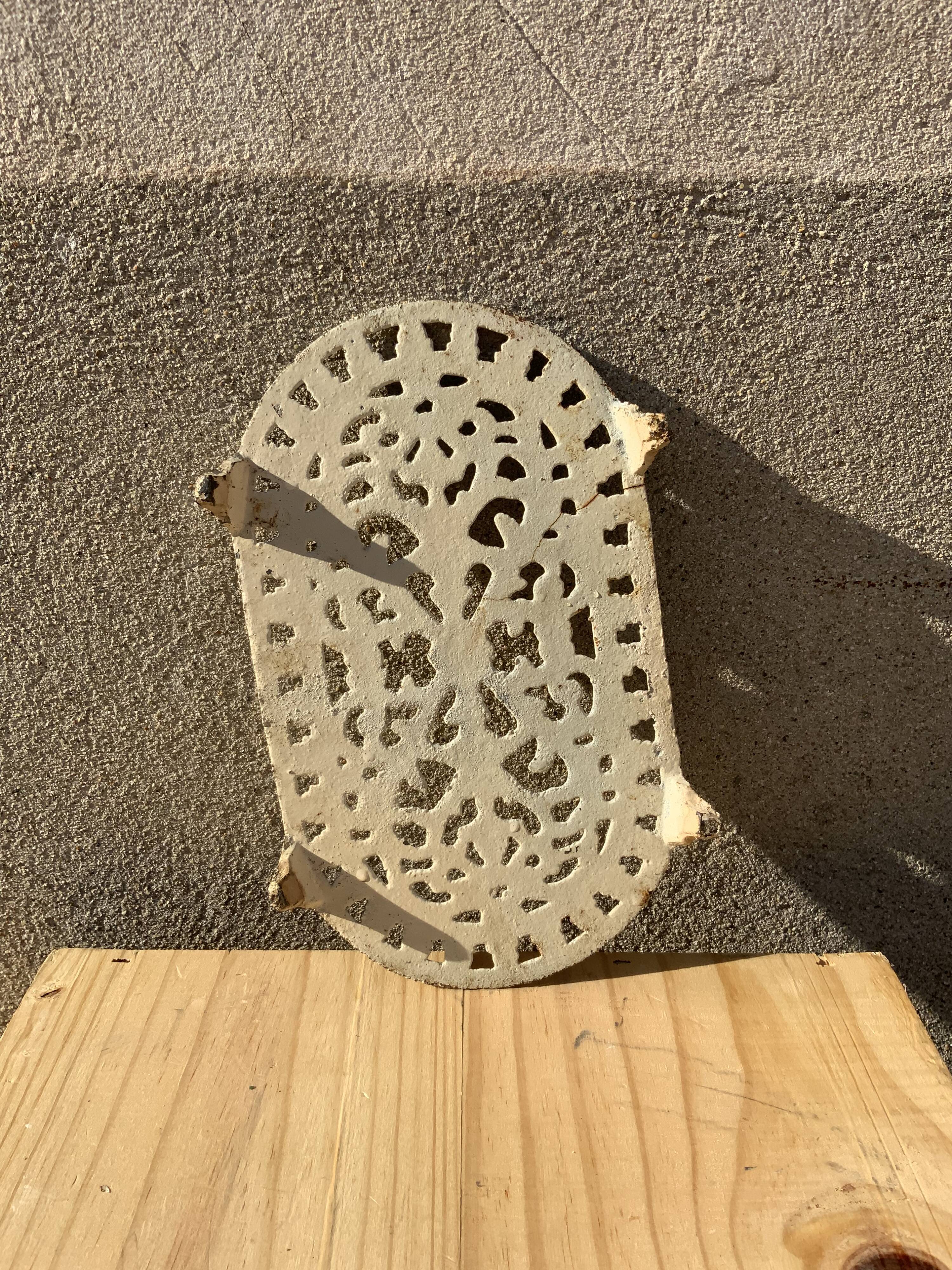 Old oval enamelled cast iron trifle soap holder