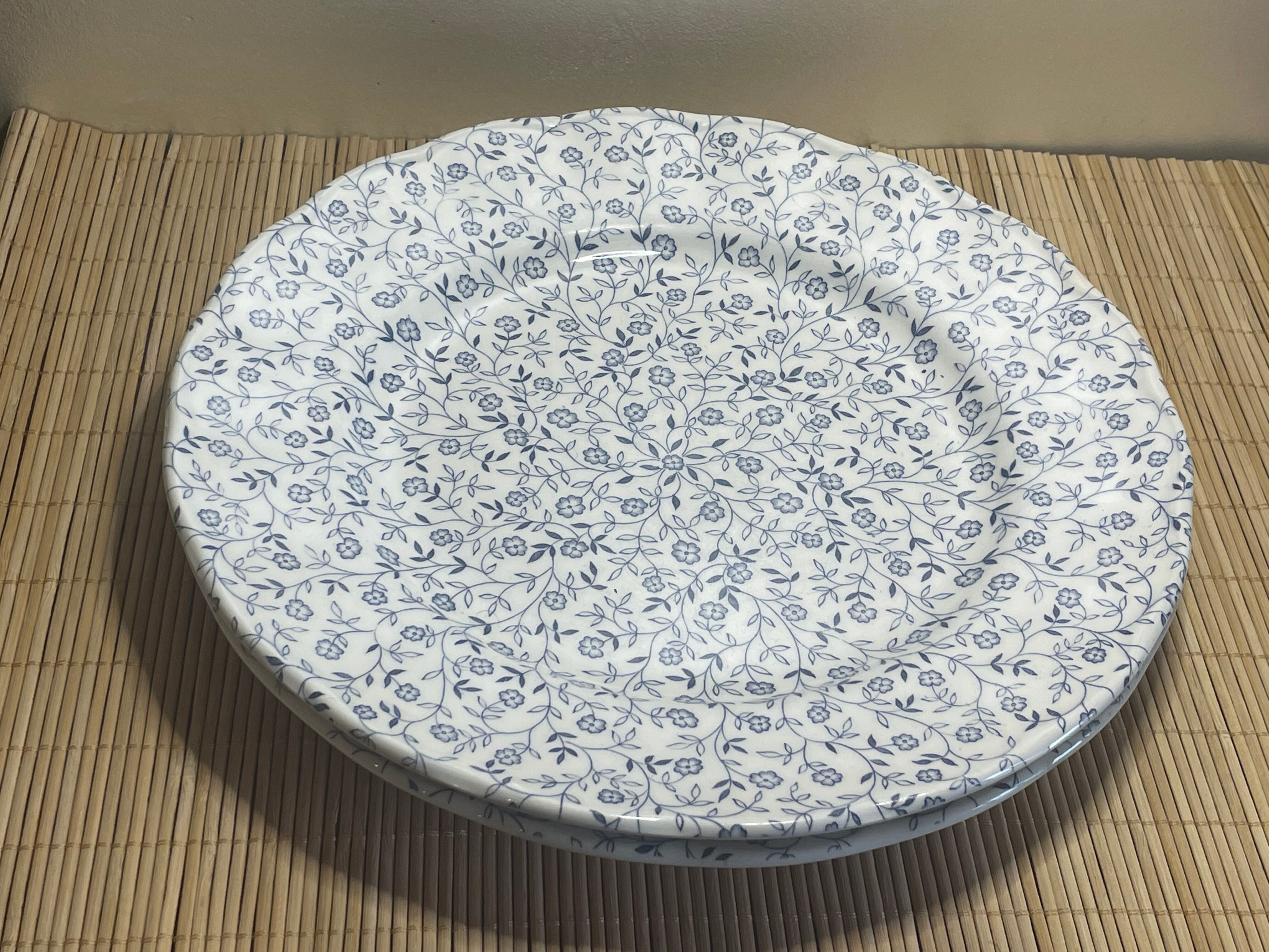 2 plates Royal Tudor Laura