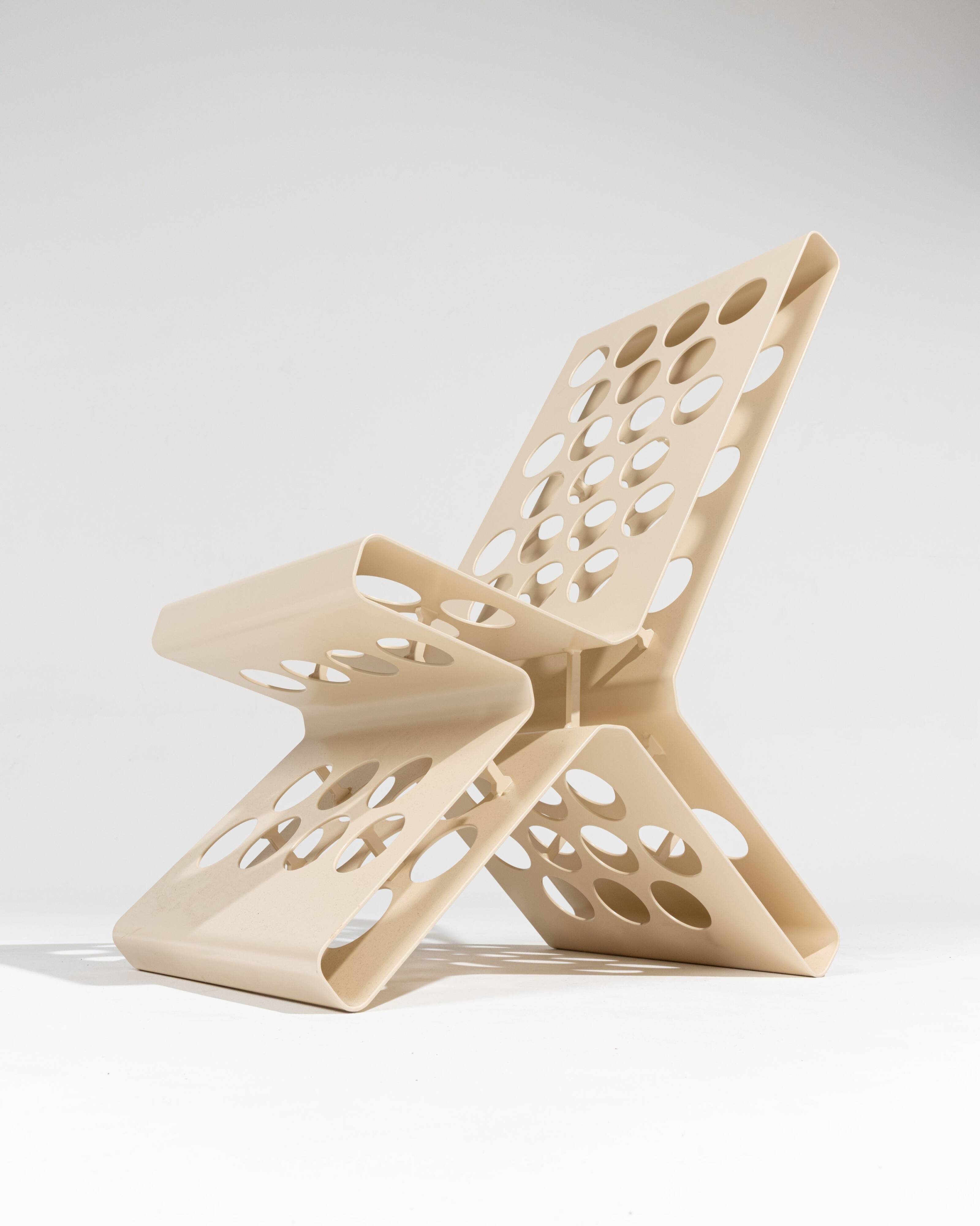"DKR" CHAIR