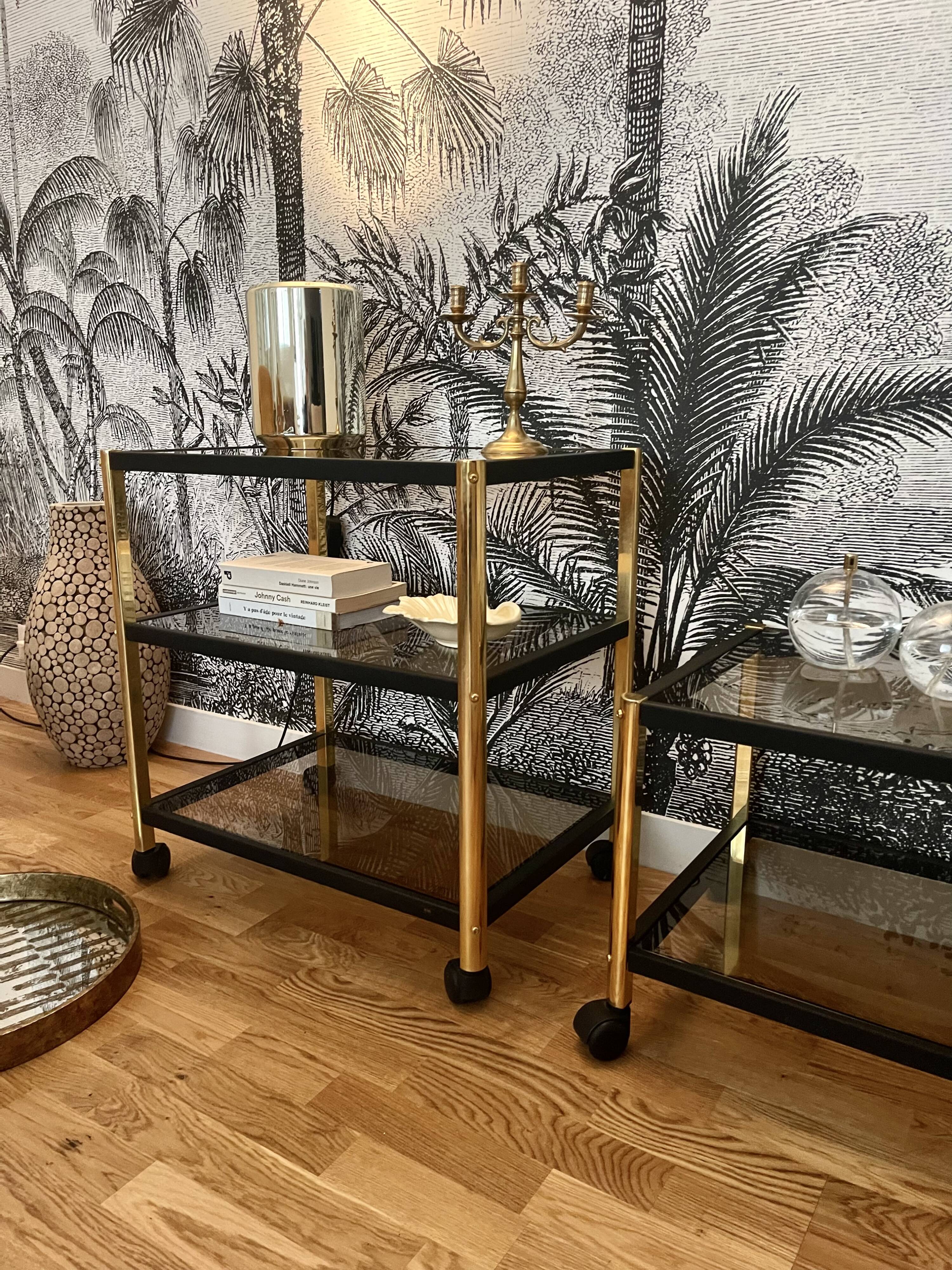 Glass and metal service 1980