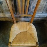 Low ash straw chair