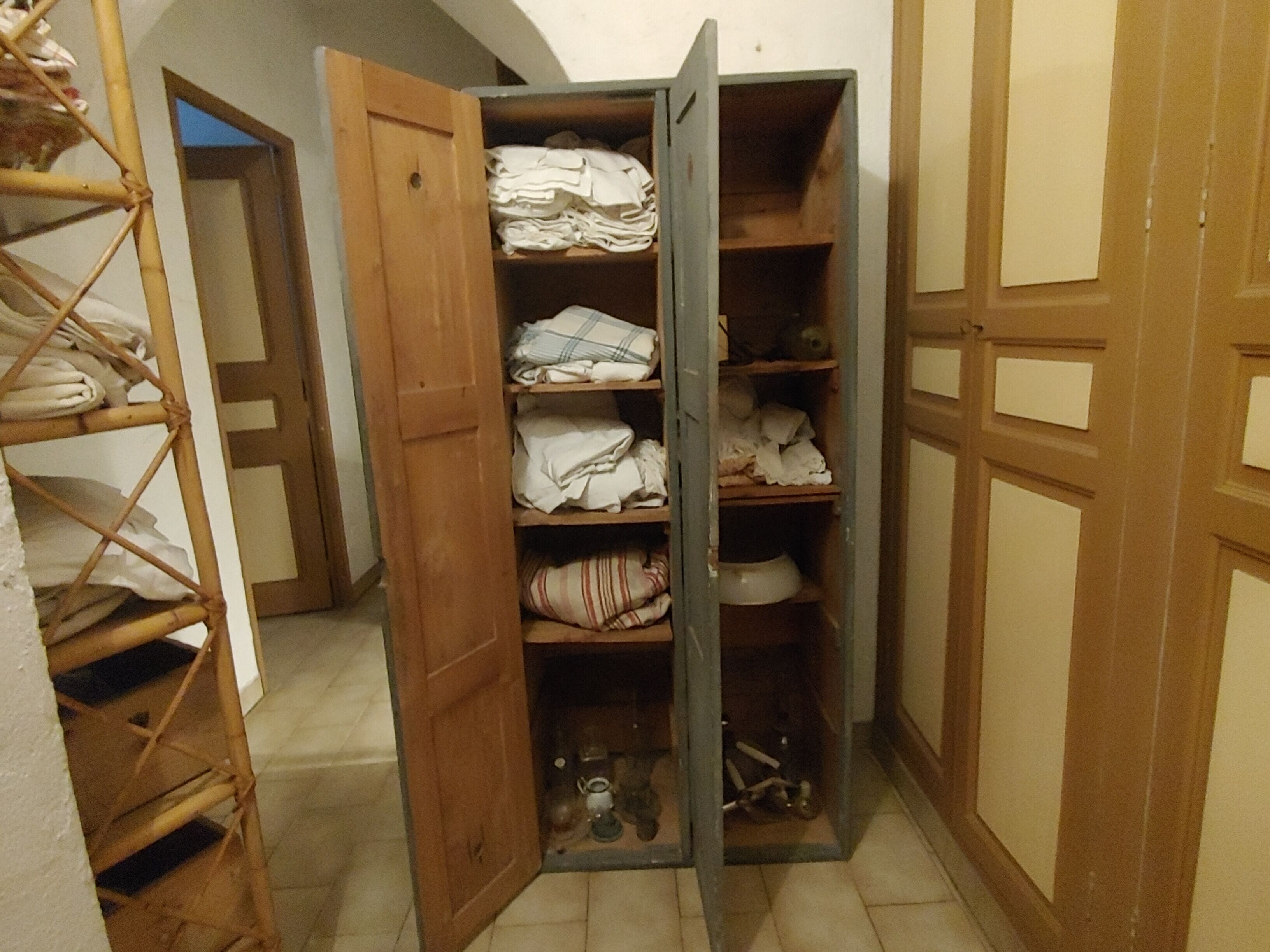 Former Parisian cabinet