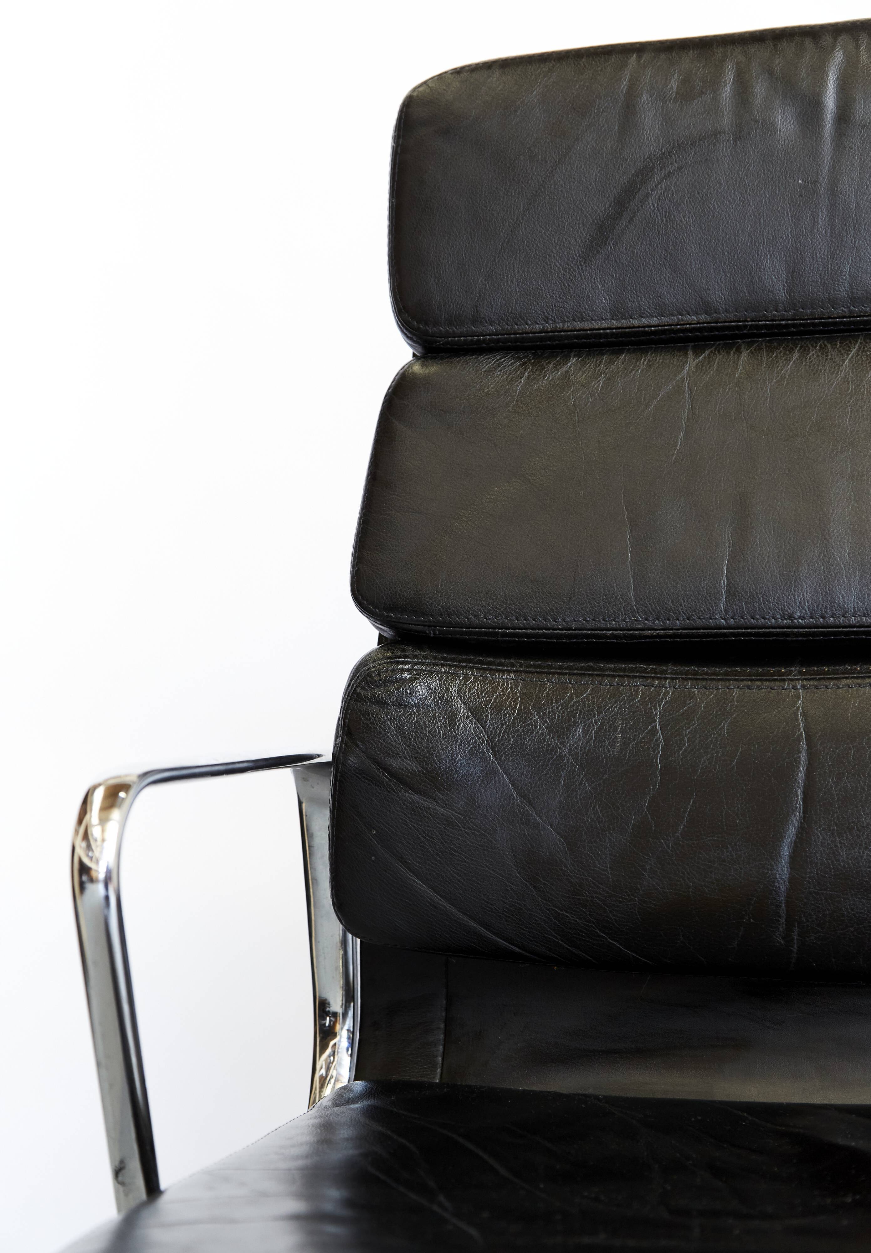 Charles & Ray Eames Softpad Executive Chair EA219 for Vitra