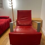 Rocking-chair en cuir rouge ligne roset