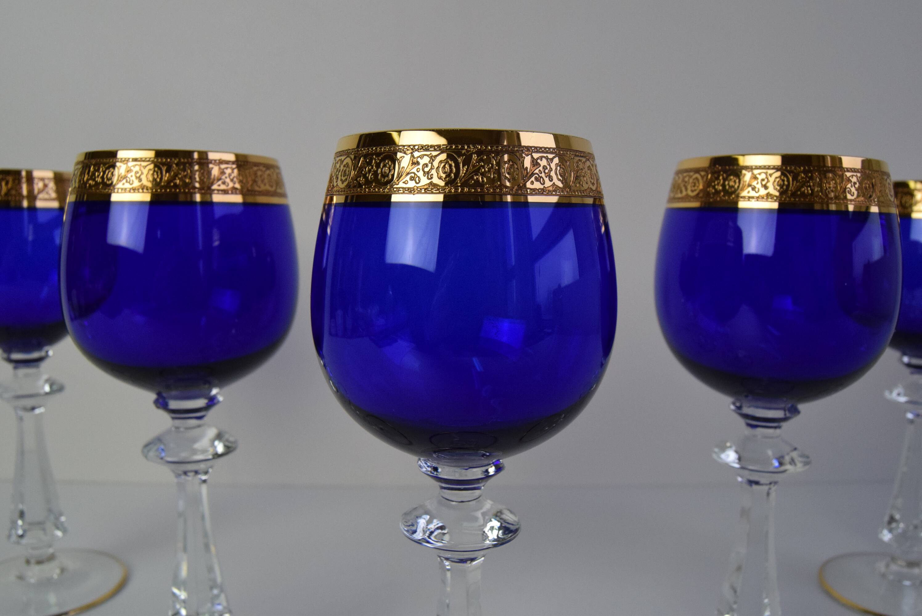 Mid Century Set of Five Stemmed Wine Glasses, 1950's.