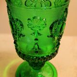 Anciens verres et carafe en verre moulé vintage