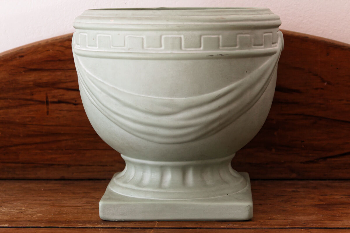 Art Deco ceramic pot cover