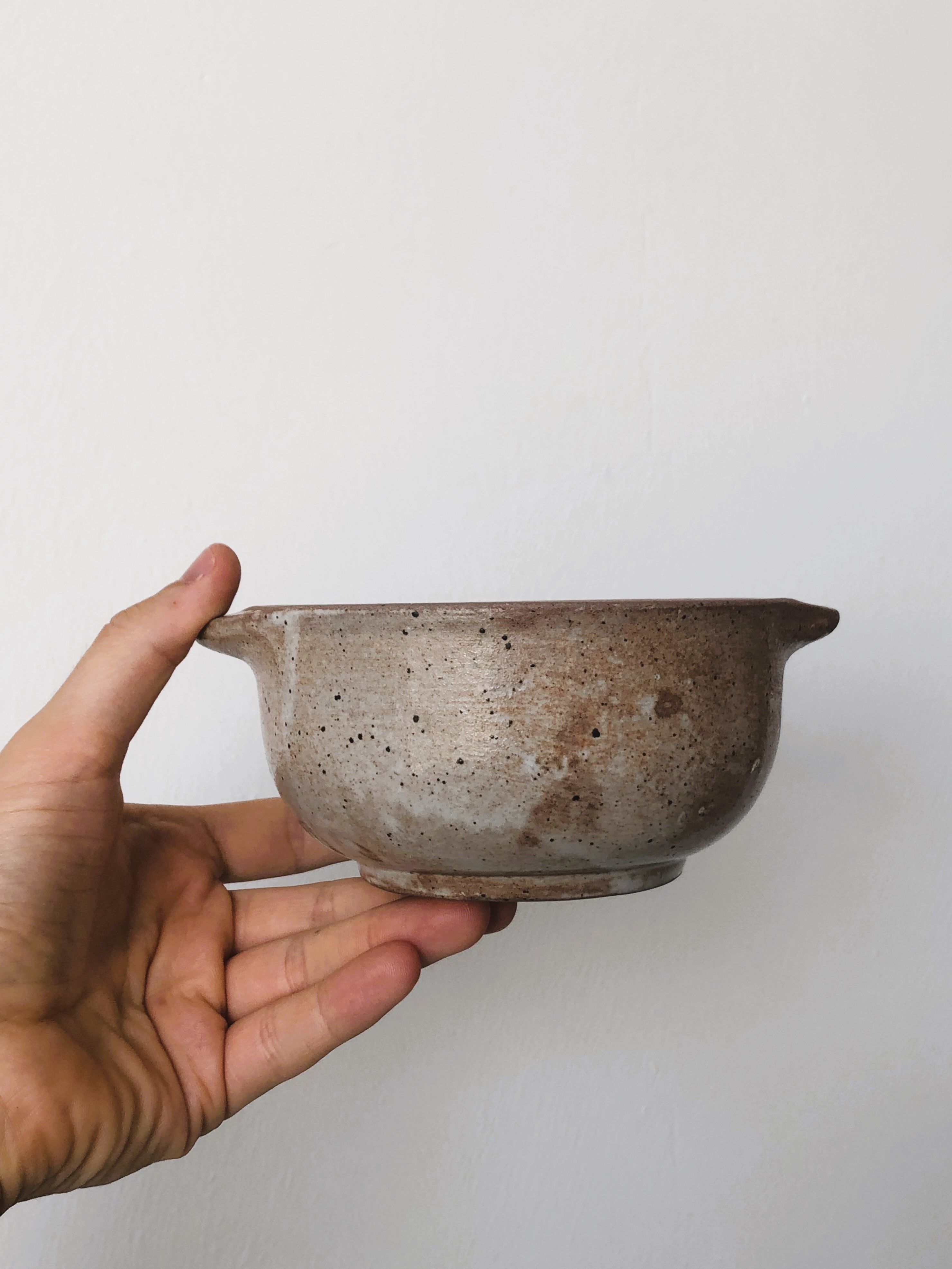 Set of 2 stoneware bowls