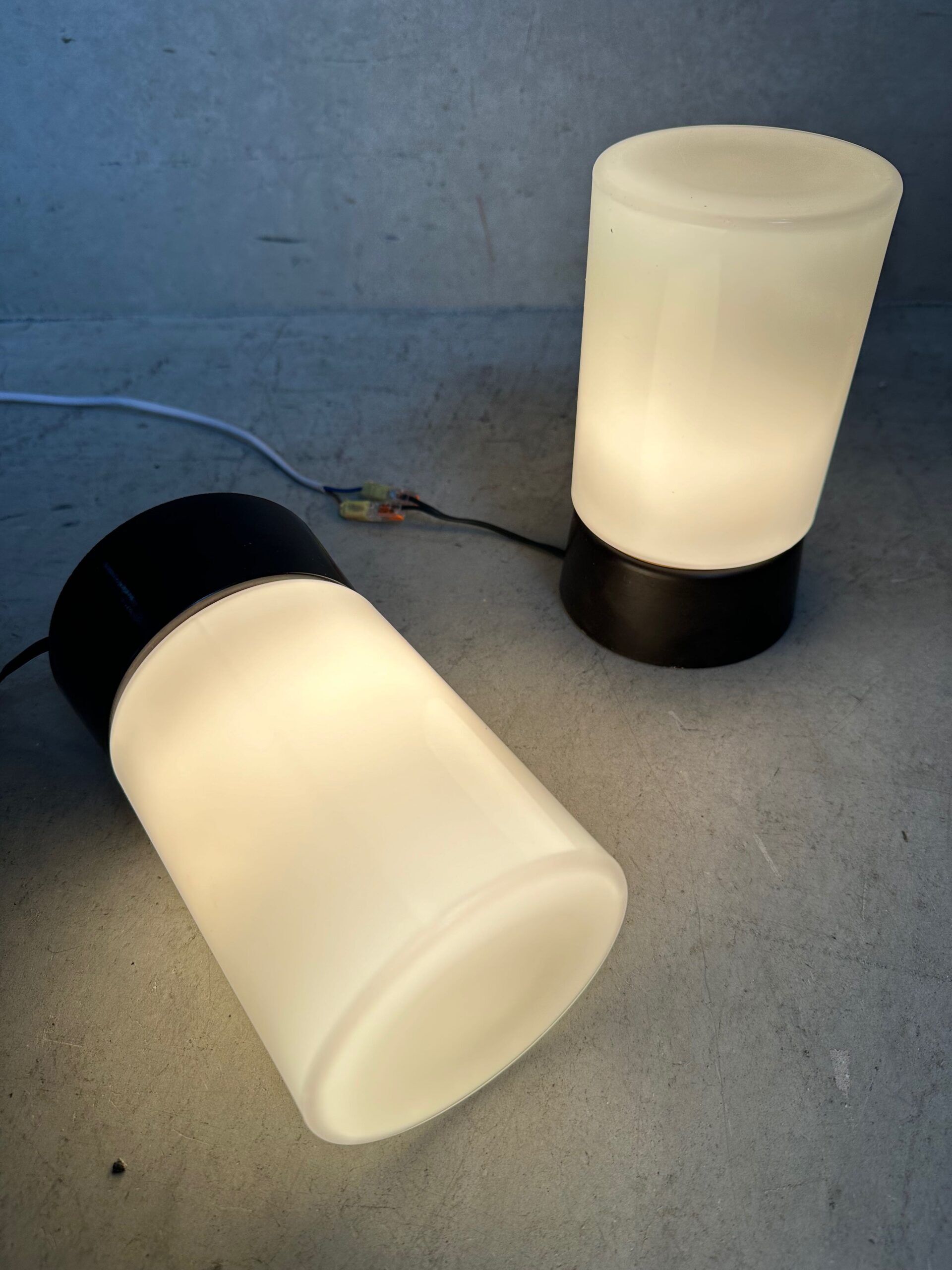 2x lampe de plafond vintage – bakélite et opaline