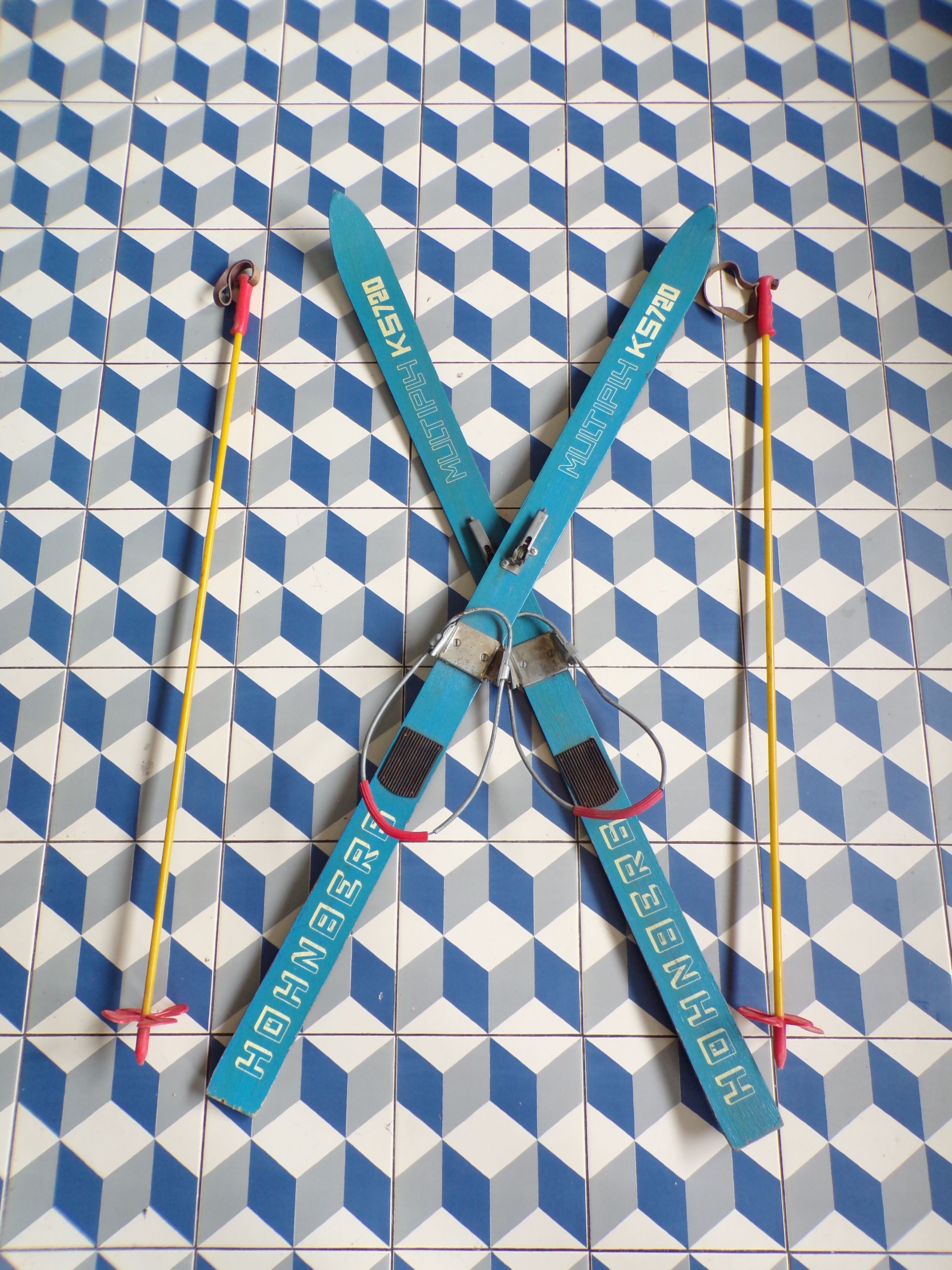 Paire De Skis Avec Bâtons Blancs - Accessoire Pour Figurine Big Jim Mattel/Mego - Occasion