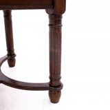 Antique table with 6 chairs from around 1880. After renovation.
