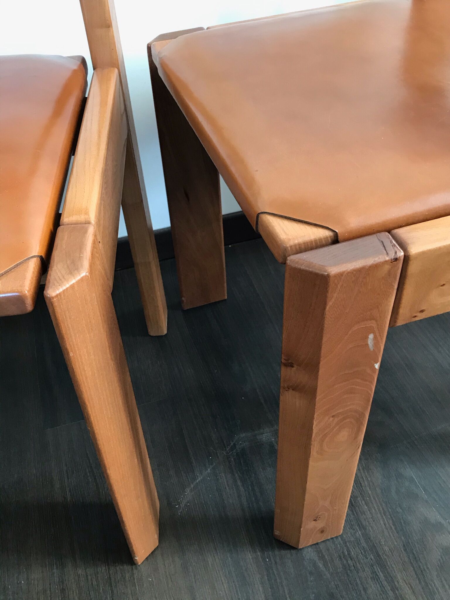 Set of 4 elm chairs and leather, 80s